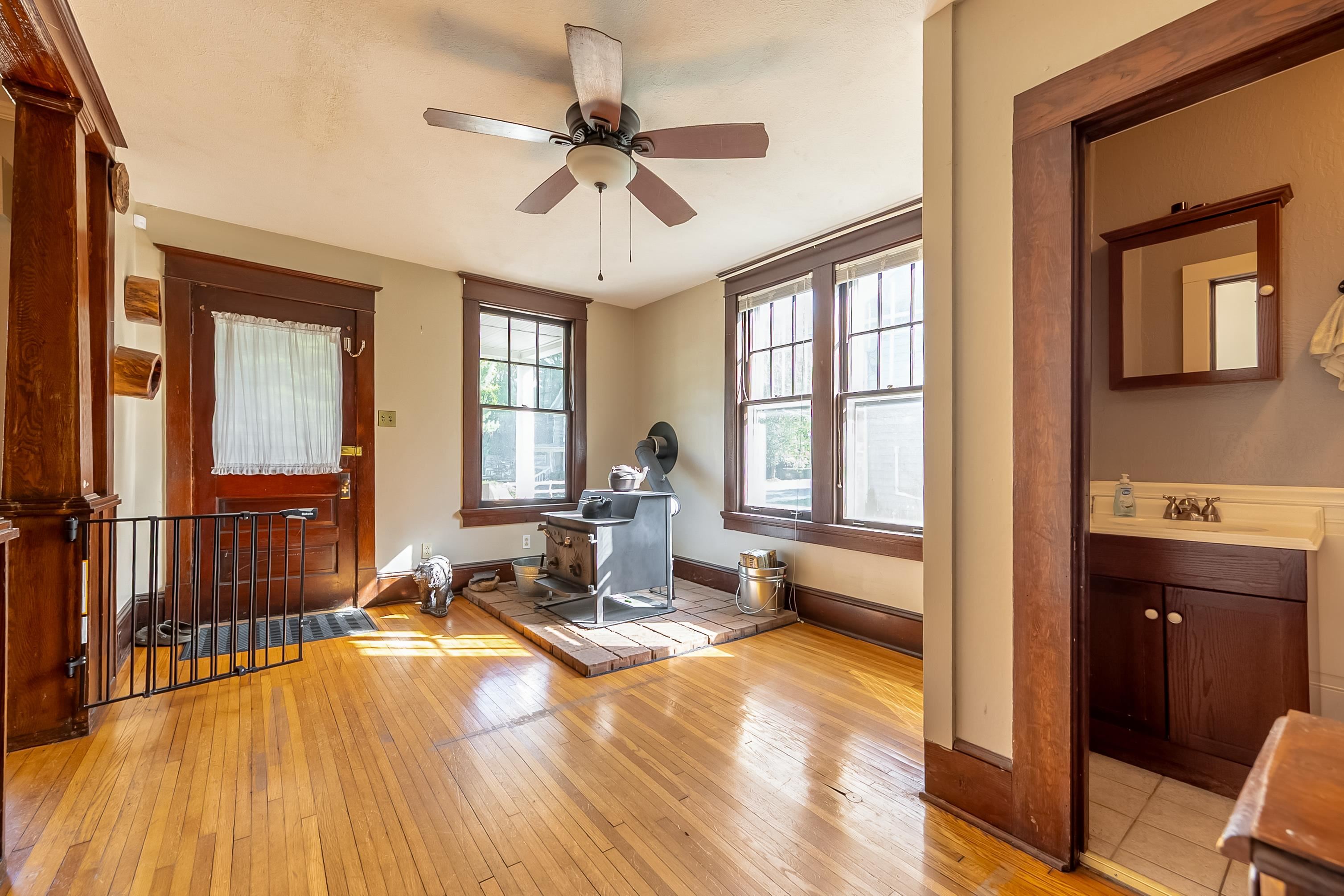 340 Main Street Narrows VA 24124