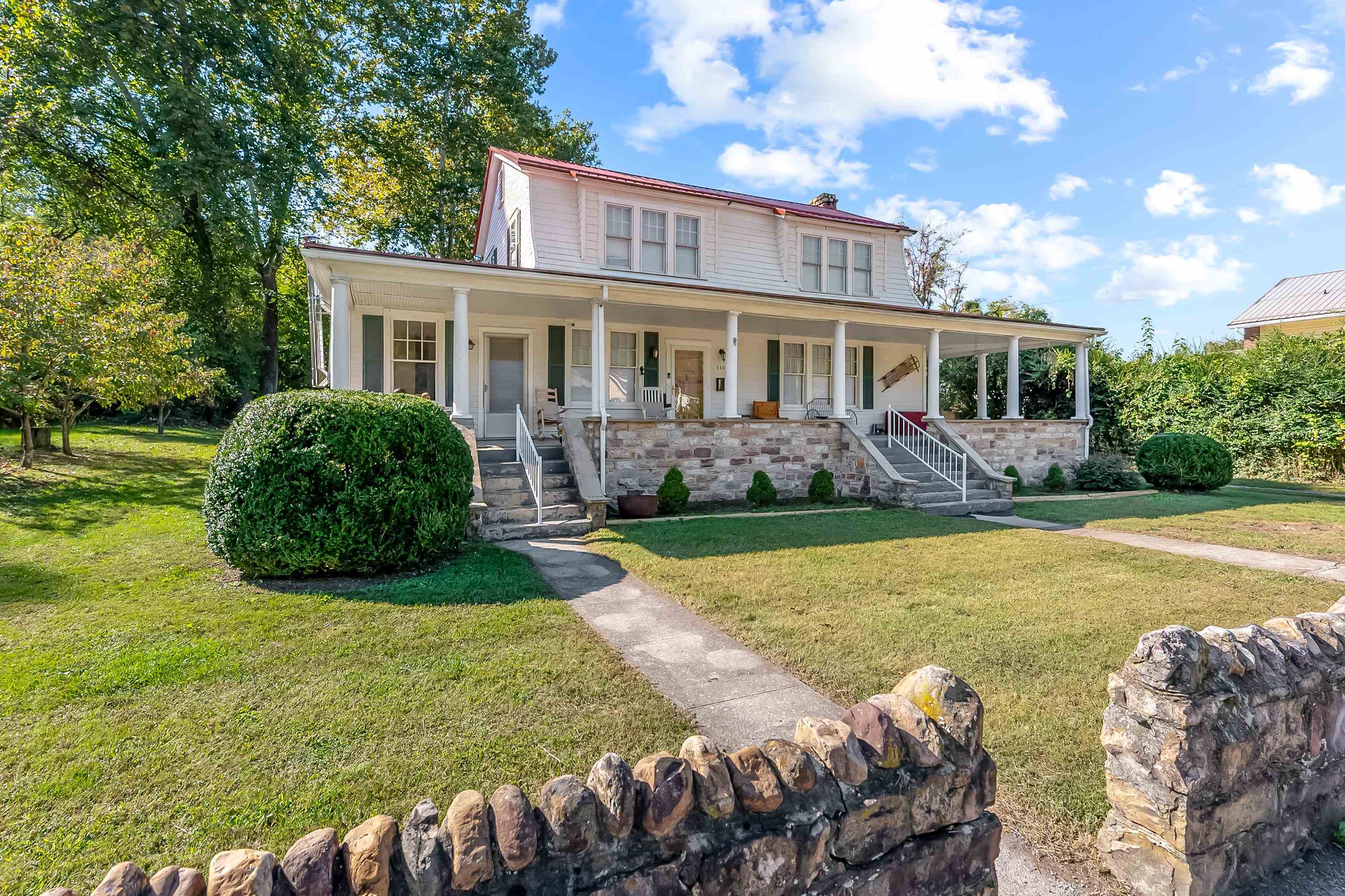 340 Main Street Narrows VA 24124