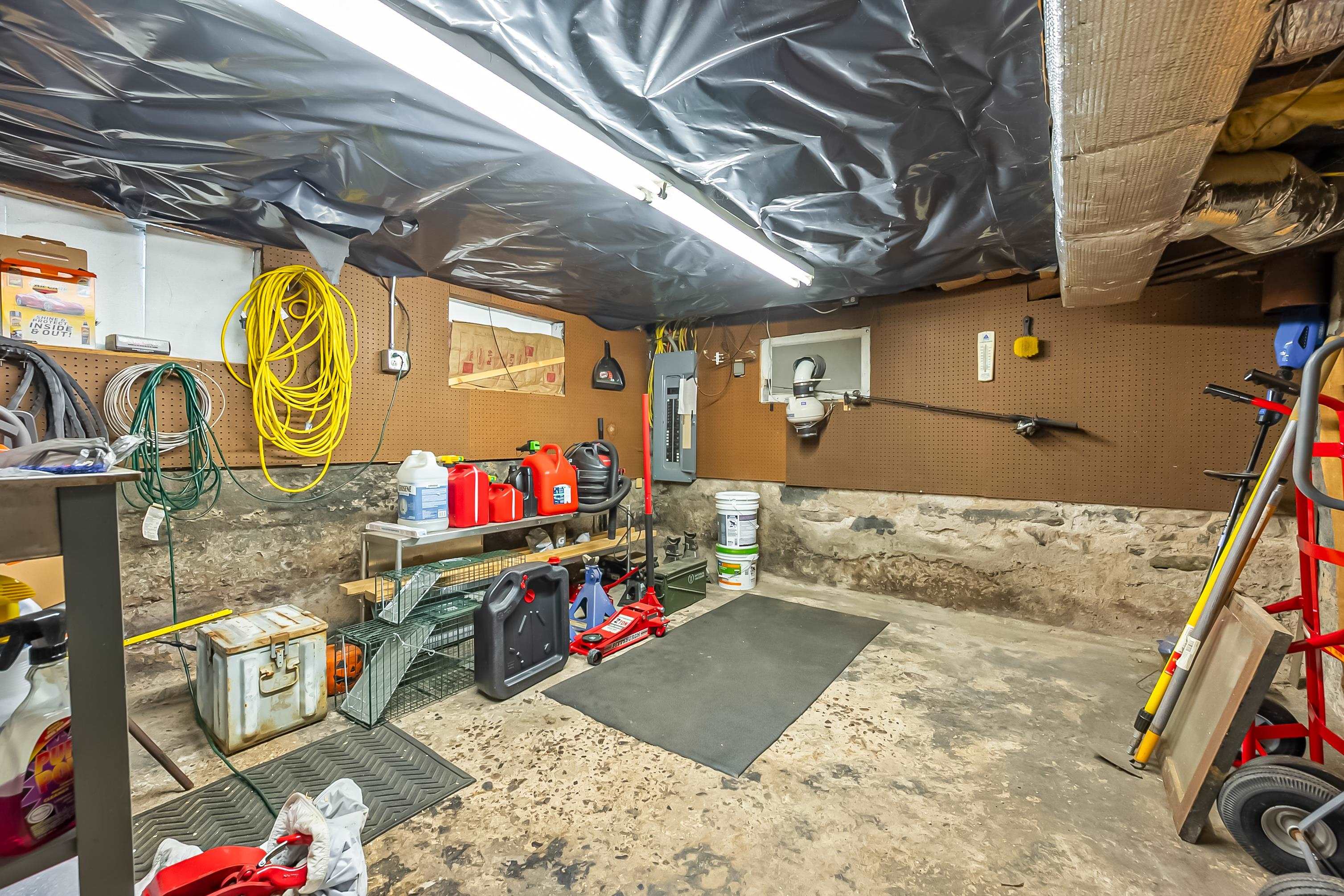 340 Main Street Narrows VA 24124