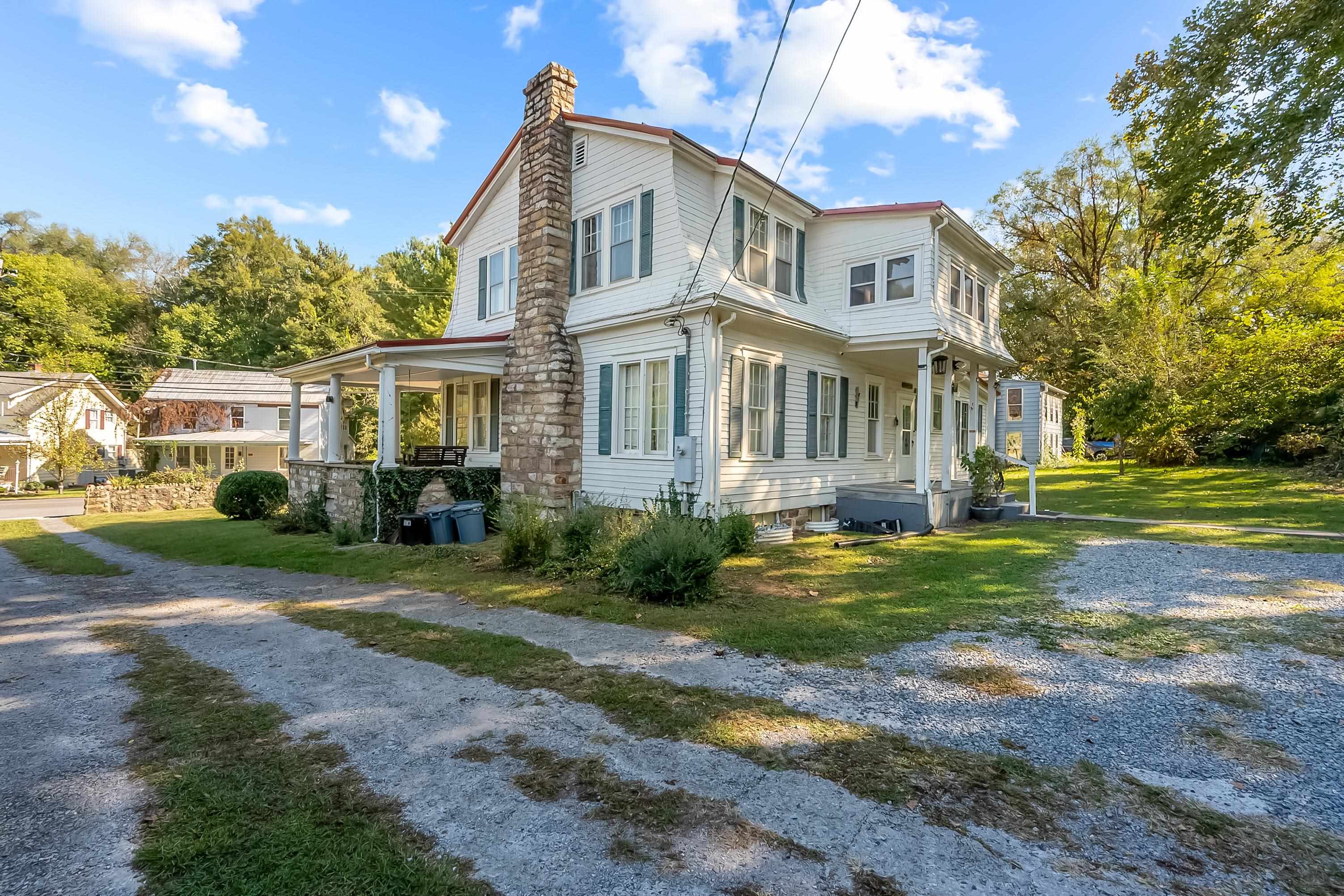 340 Main Street Narrows VA 24124