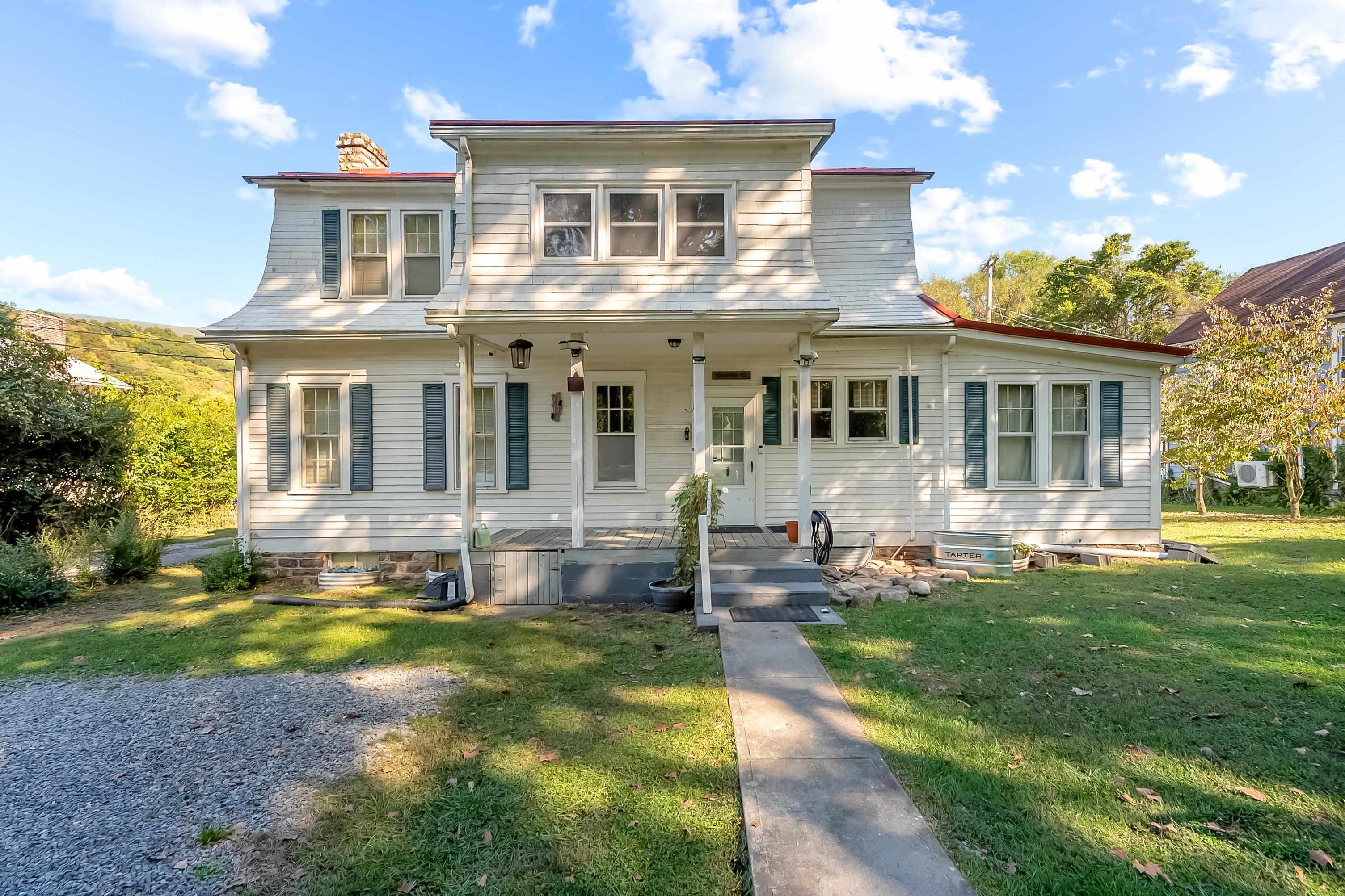 340 Main Street Narrows VA 24124