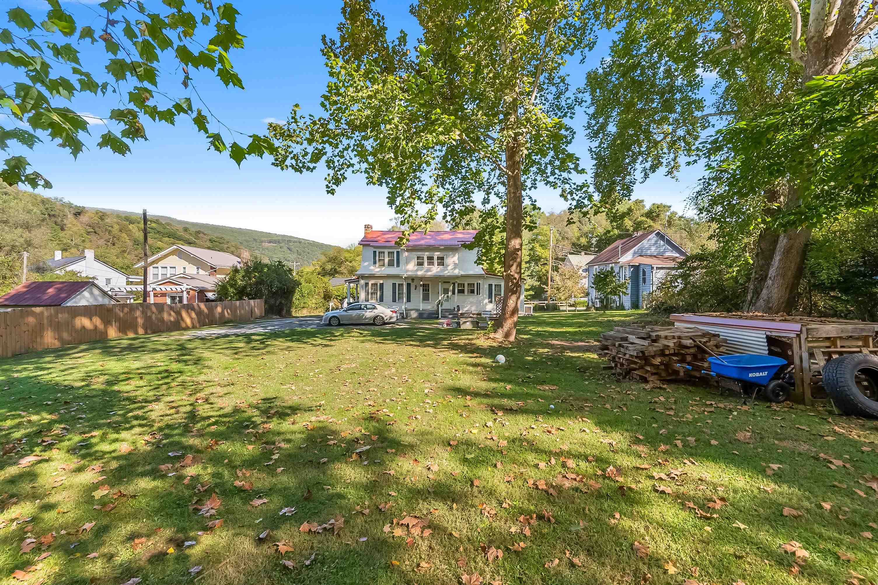 340 Main Street Narrows VA 24124