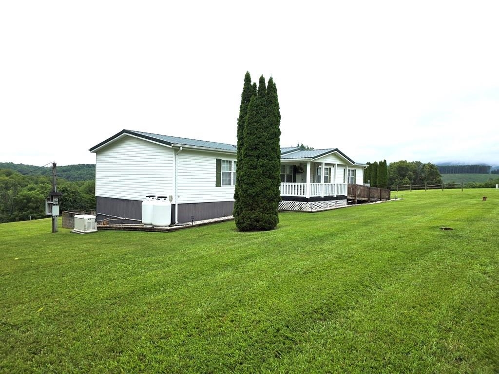 222 Stemwell Lane Austinville VA 24312