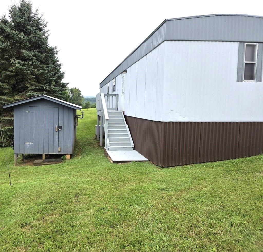 222 Stemwell Lane Austinville VA 24312