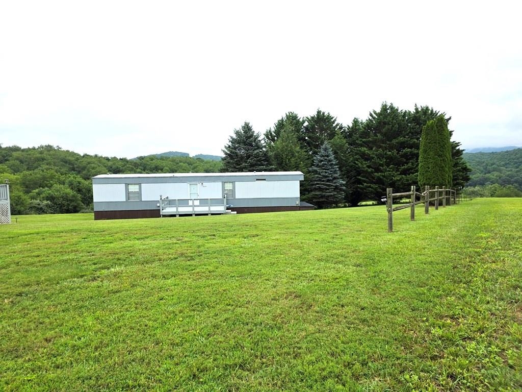 222 Stemwell Lane Austinville VA 24312