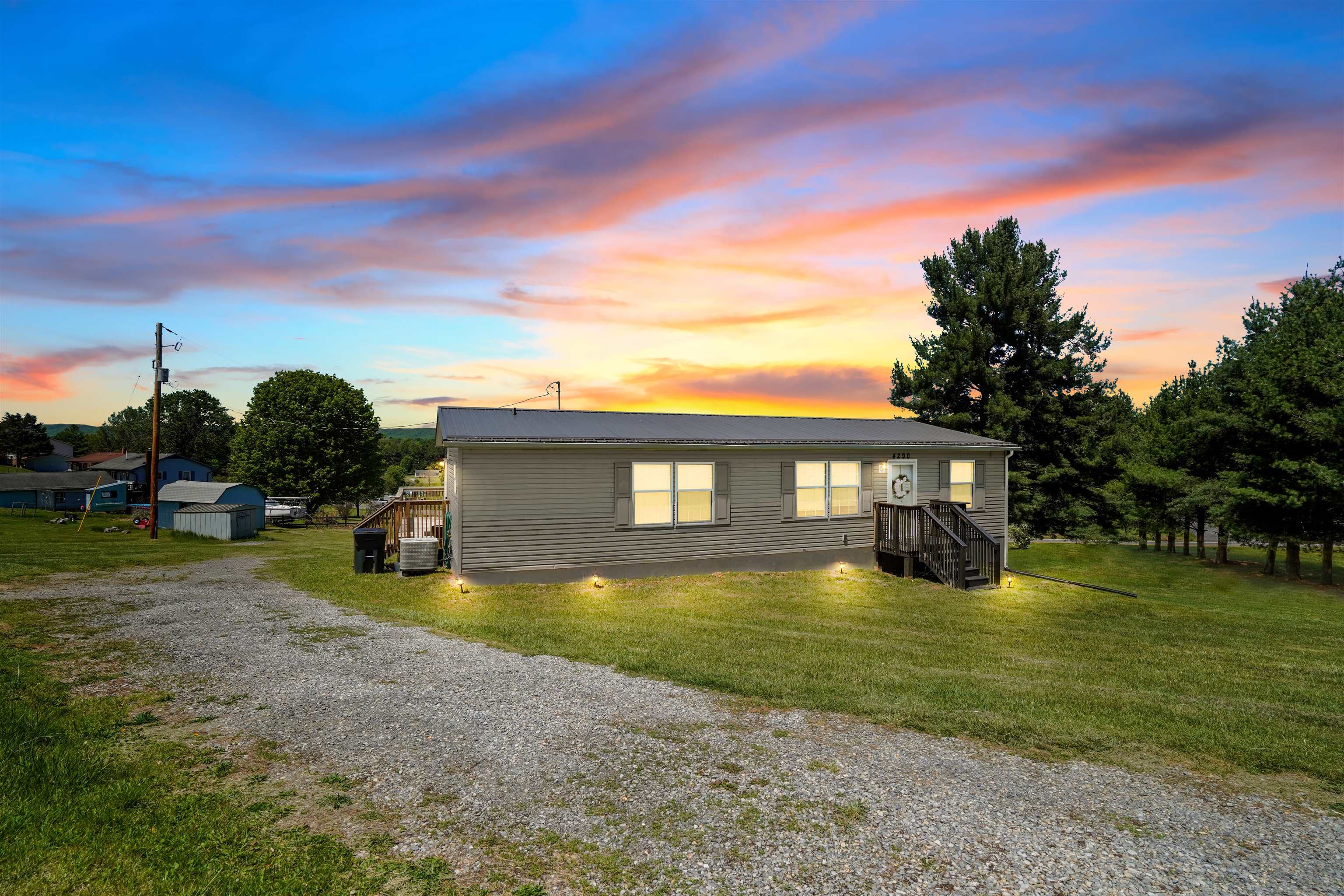4290 Sunny View Heights Loop Pulaski VA 24301