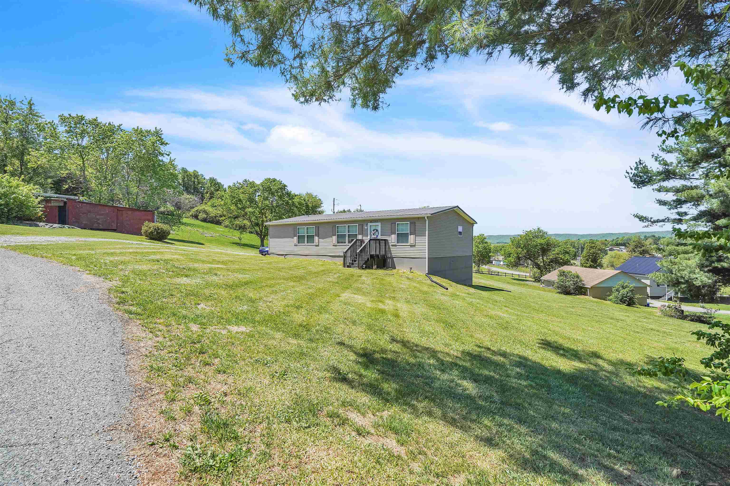 4290 Sunny View Heights Loop Pulaski VA 24301