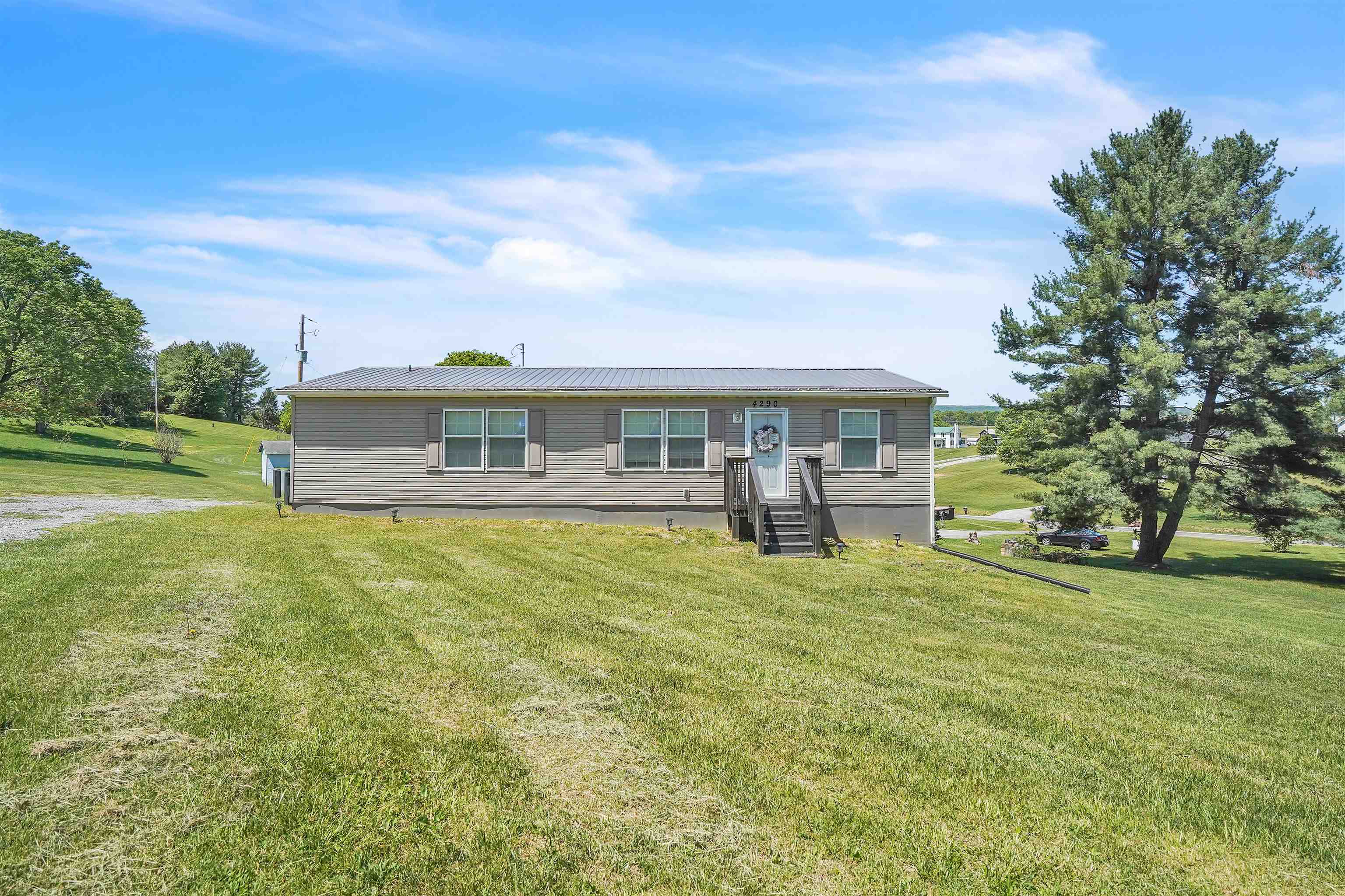 4290 Sunny View Heights Loop Pulaski VA 24301