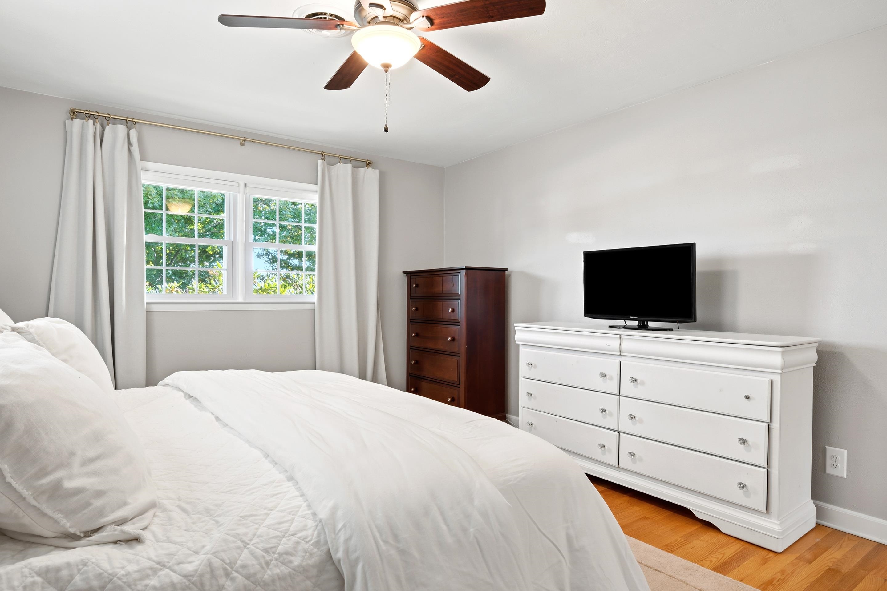 2042 Twin Oaks Avenue Pulaski VA 24301
