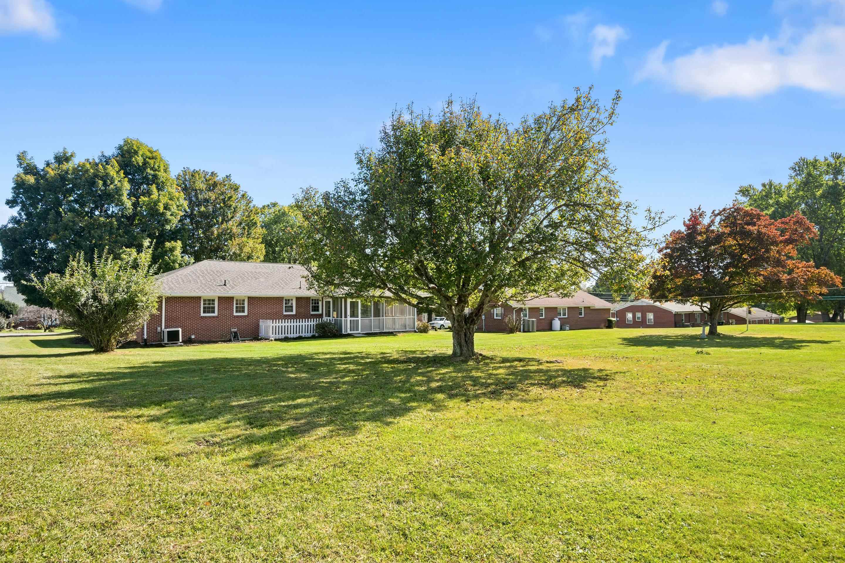 2042 Twin Oaks Avenue Pulaski VA 24301