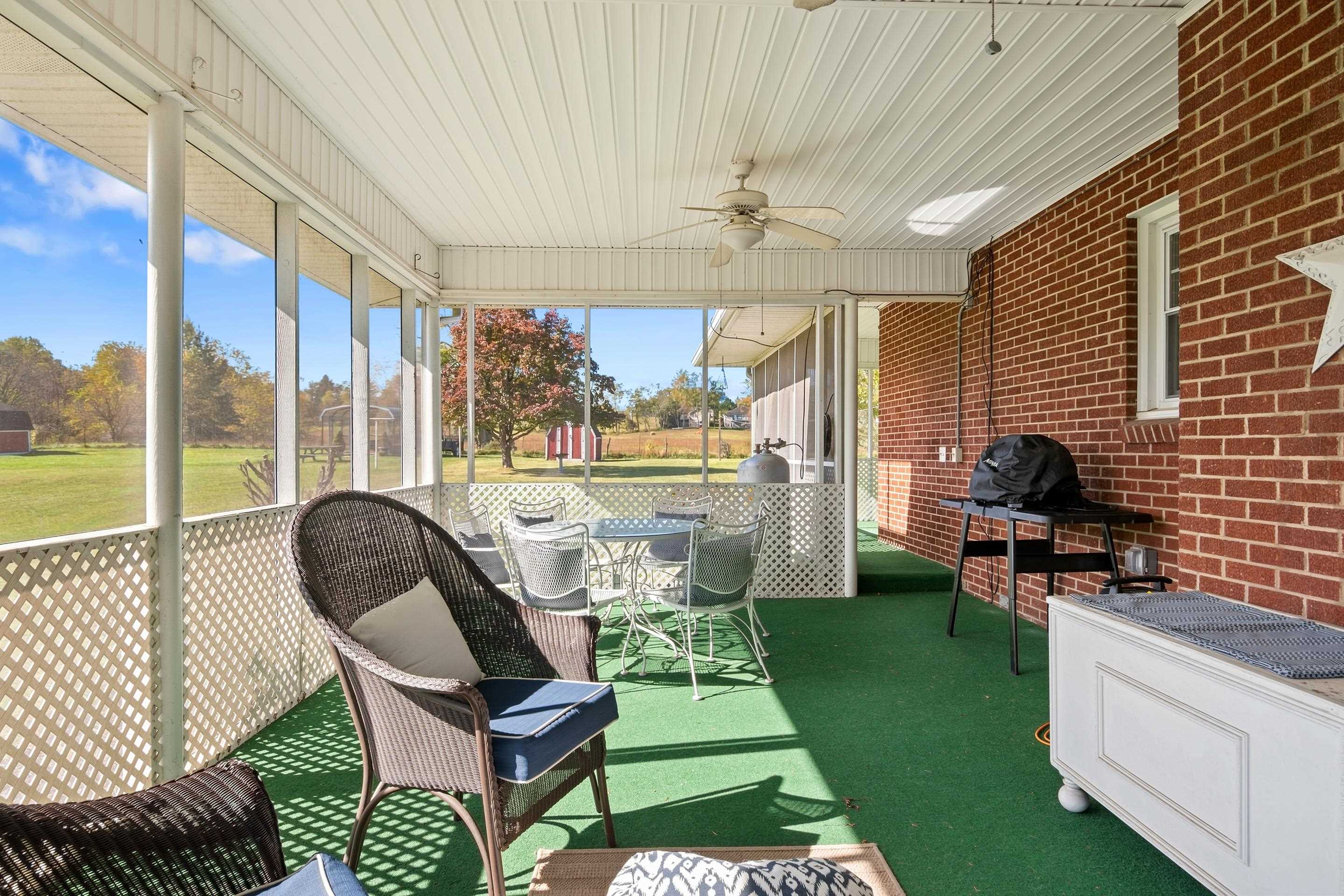 2042 Twin Oaks Avenue Pulaski VA 24301
