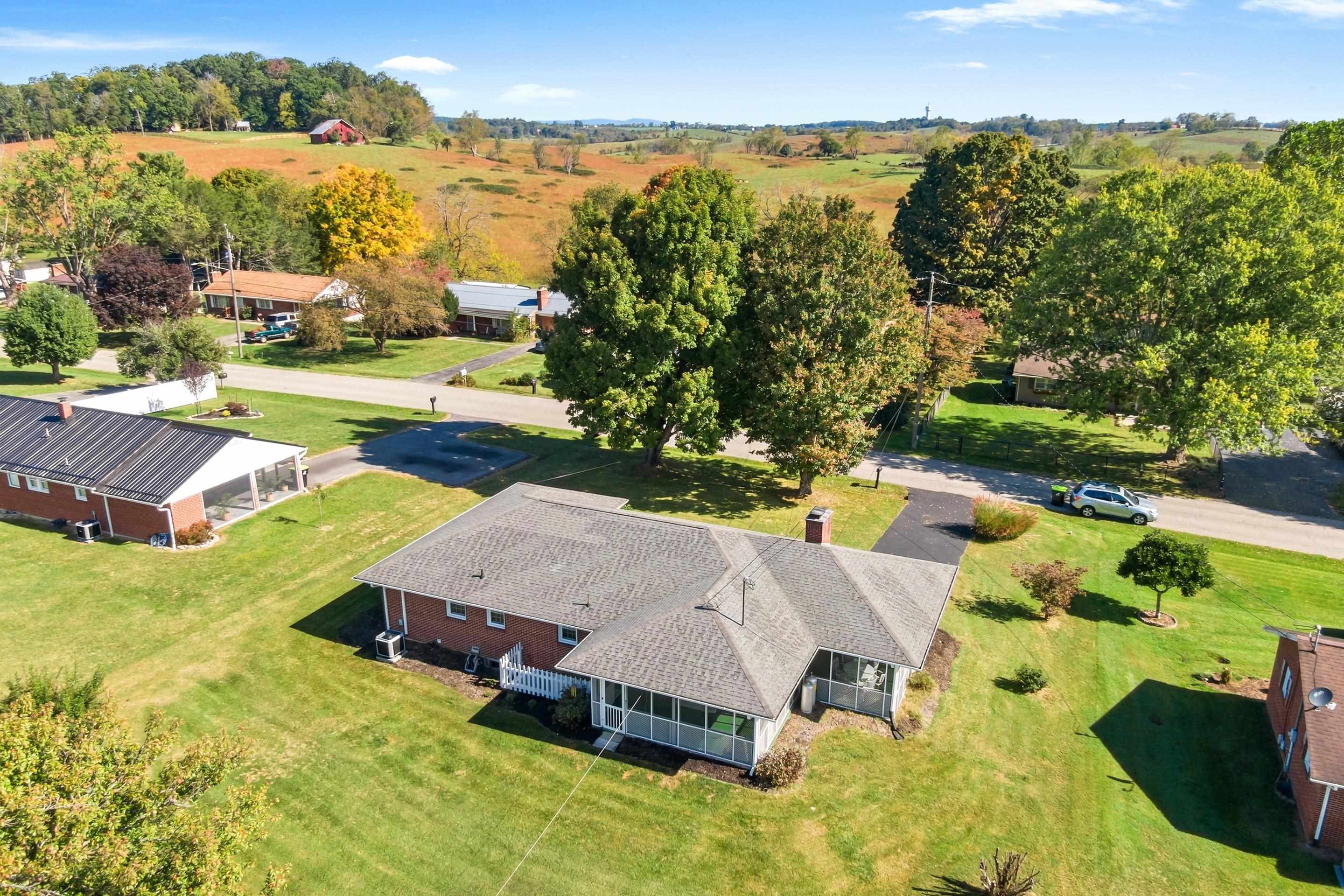 2042 Twin Oaks Avenue Pulaski VA 24301