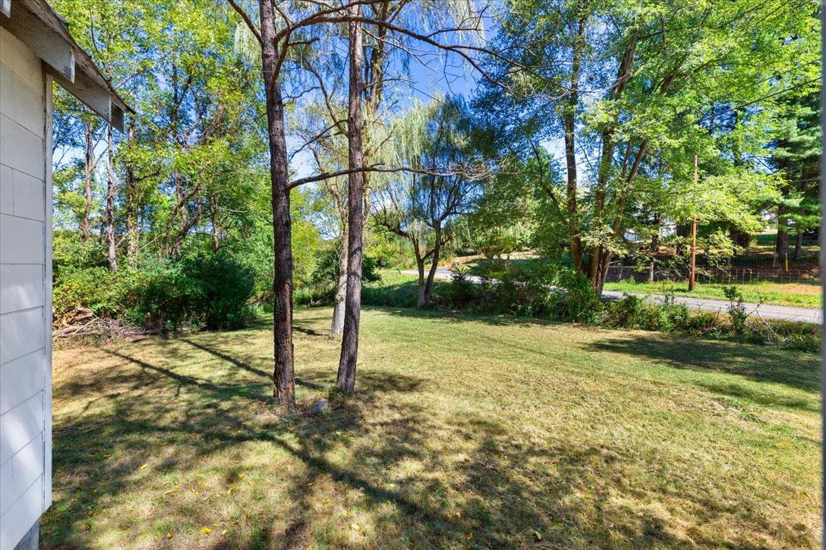 211 Walton Road Radford VA 24141