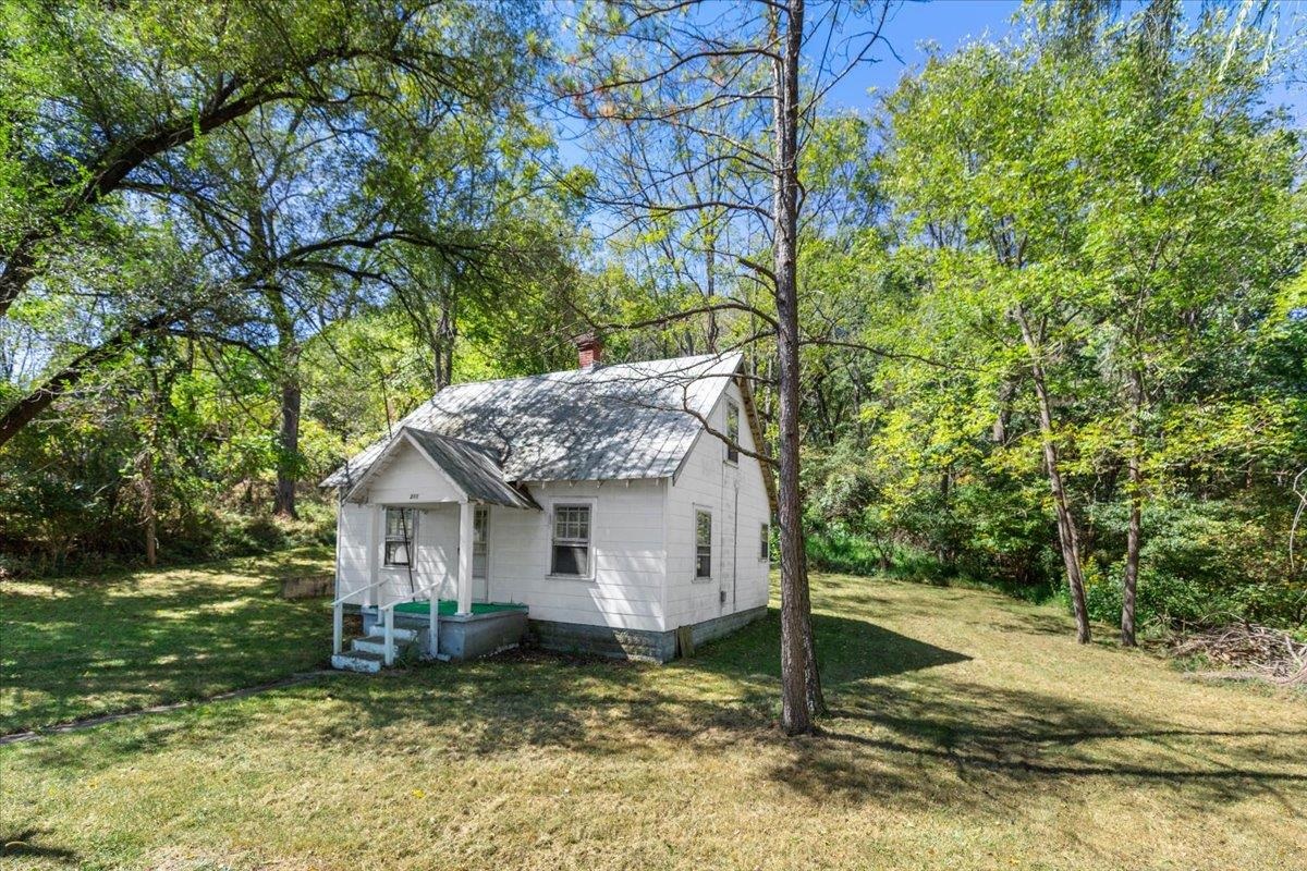 211 Walton Road Radford VA 24141