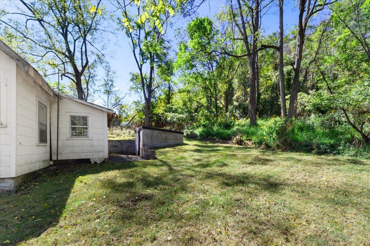 211 Walton Road Radford VA 24141