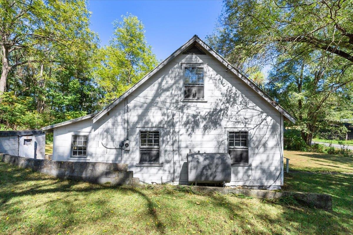 211 Walton Road Radford VA 24141