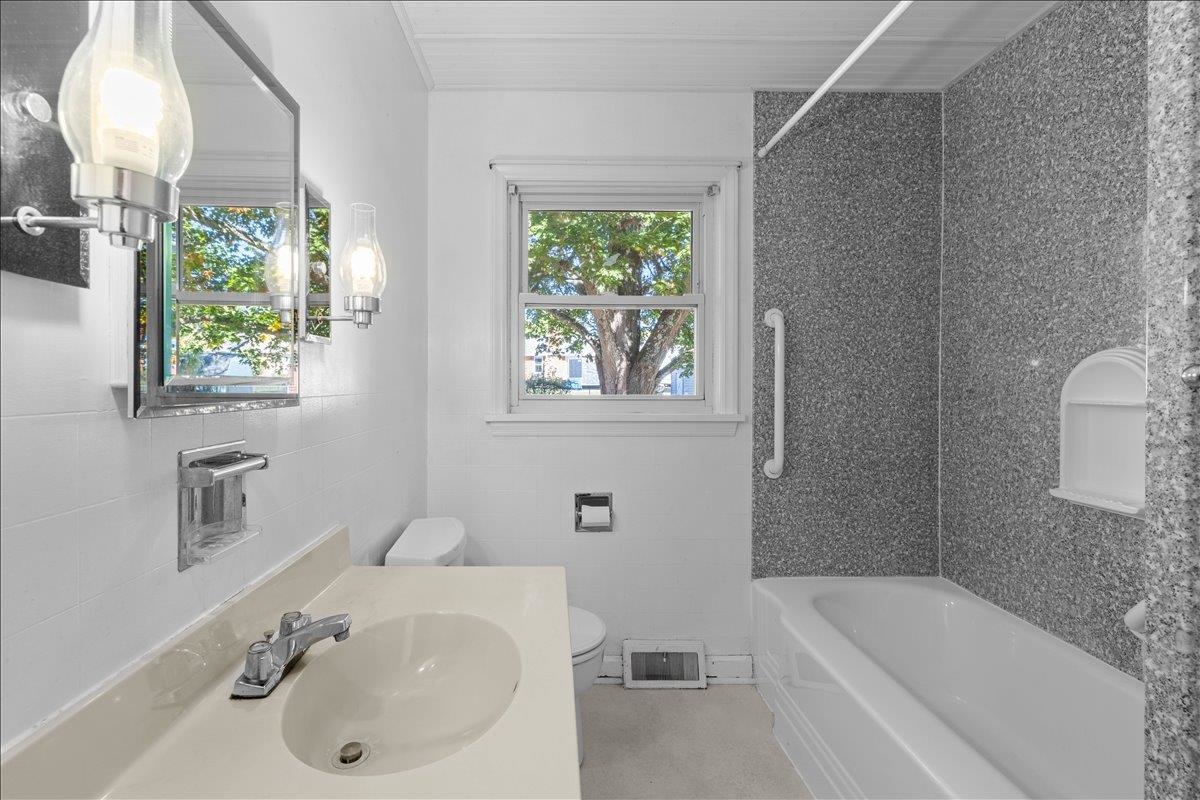 803 Grove Avenue Blacksburg VA 24060