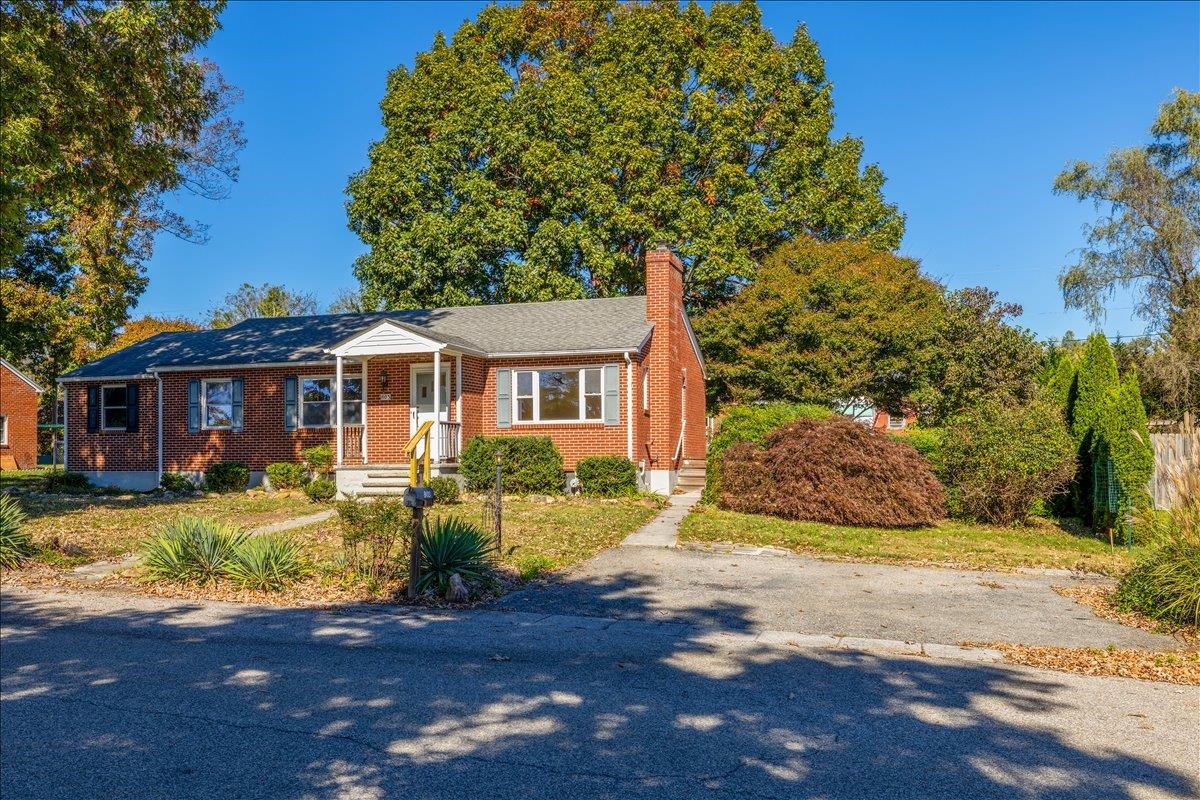 803 Grove Avenue Blacksburg VA 24060