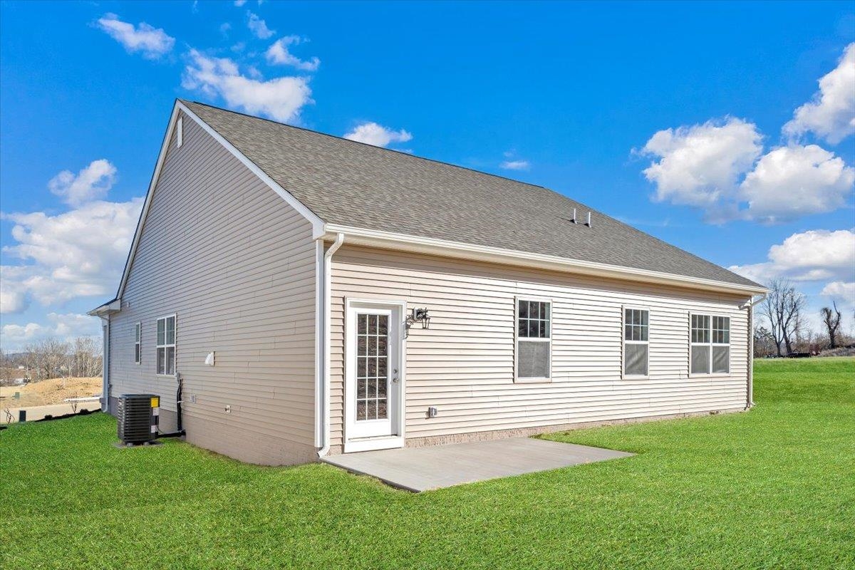 7401 King's Pointe Drive Radford VA 24141