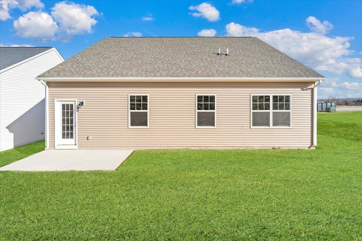 7401 King's Pointe Drive Radford VA 24141