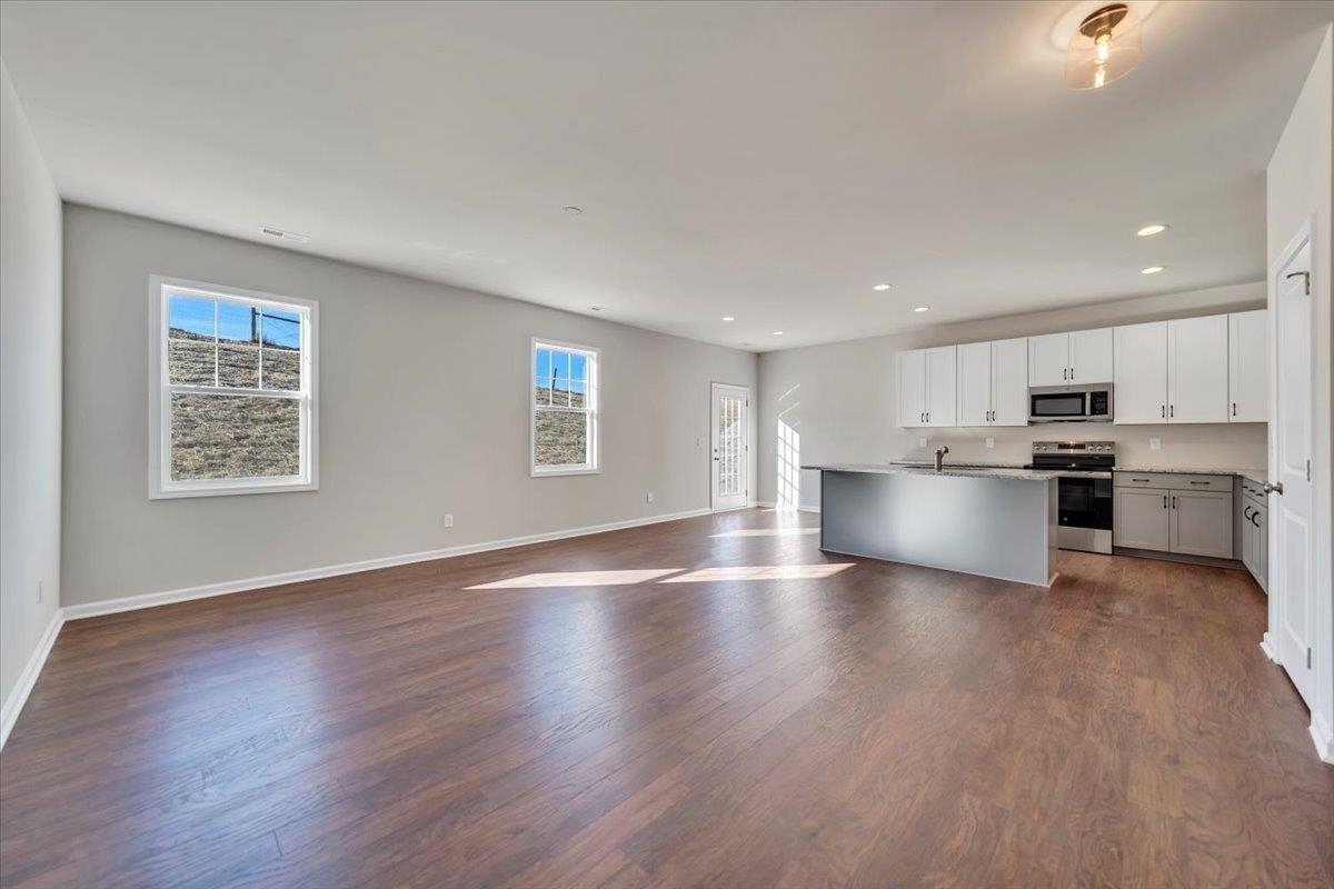 7401 King's Pointe Drive Radford VA 24141