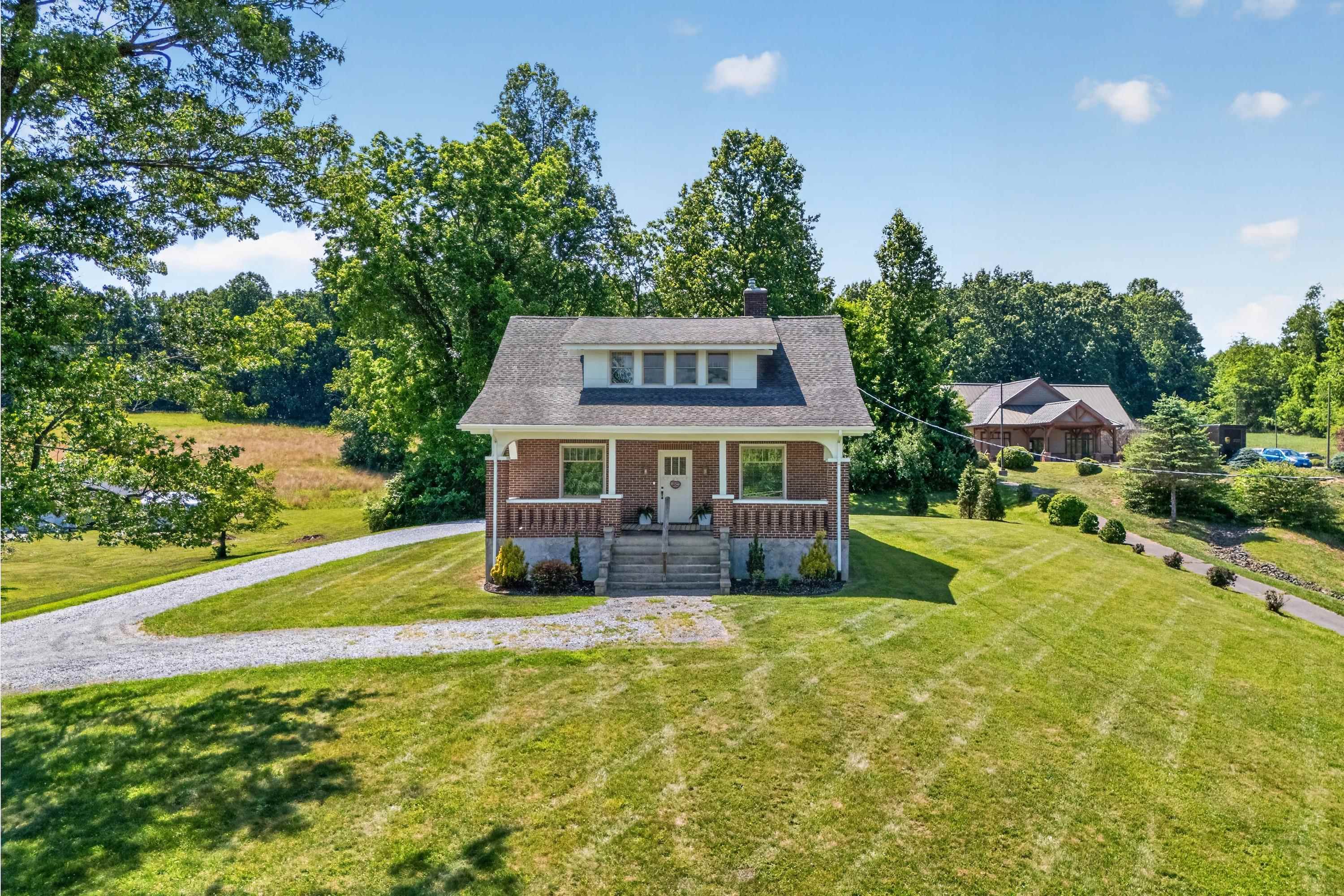 132 Christiansburg Pike NE Floyd VA 24091
