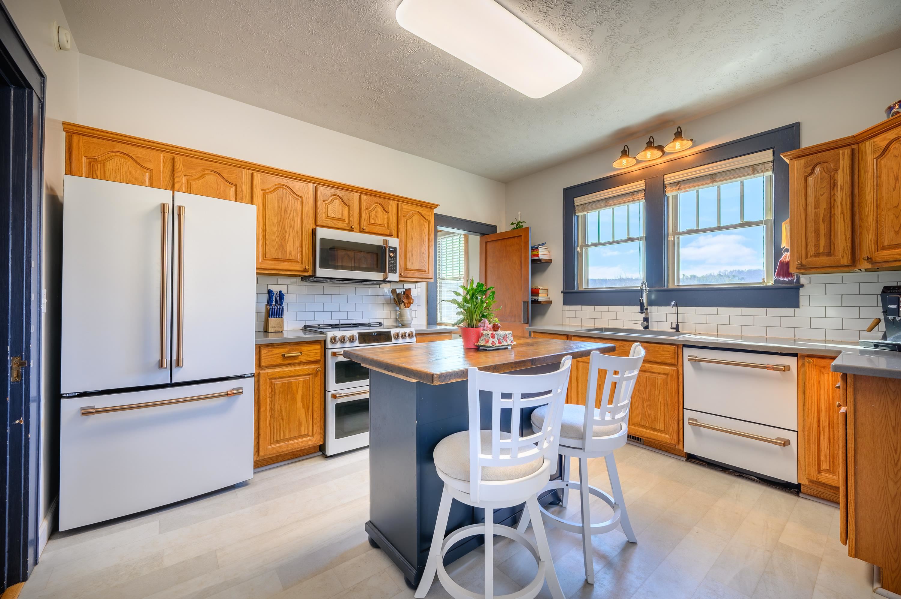 132 Christiansburg Pike NE Floyd VA 24091