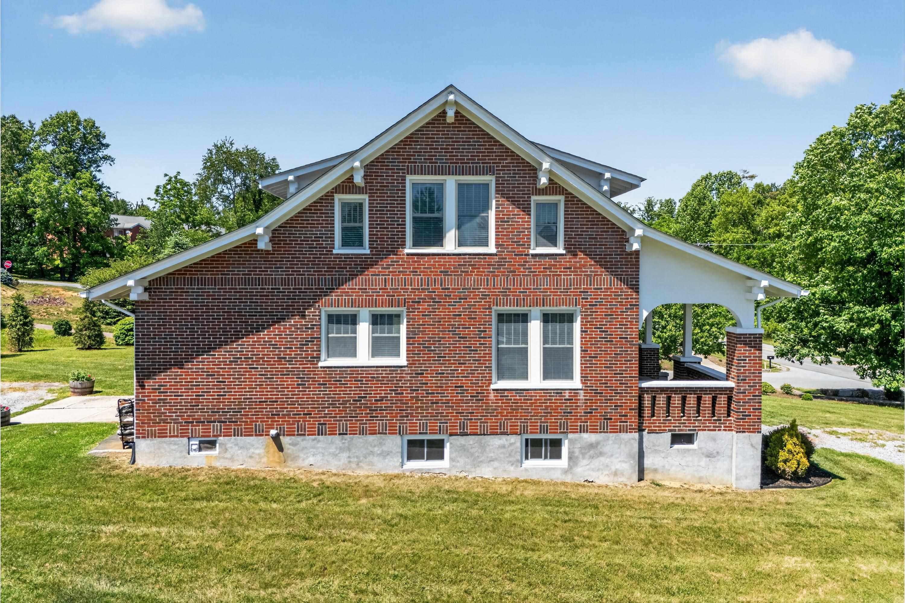 132 Christiansburg Pike NE Floyd VA 24091