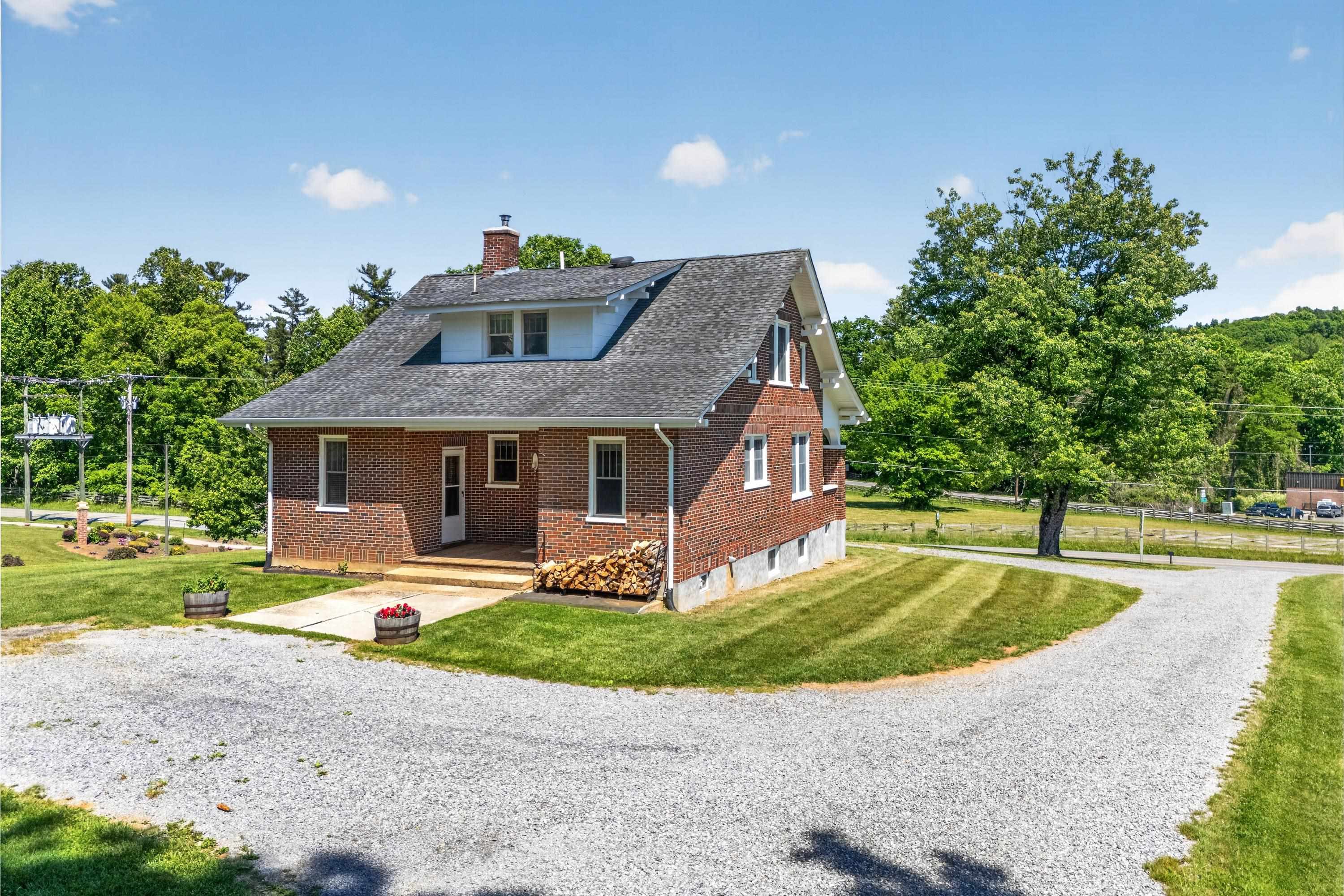 132 Christiansburg Pike NE Floyd VA 24091