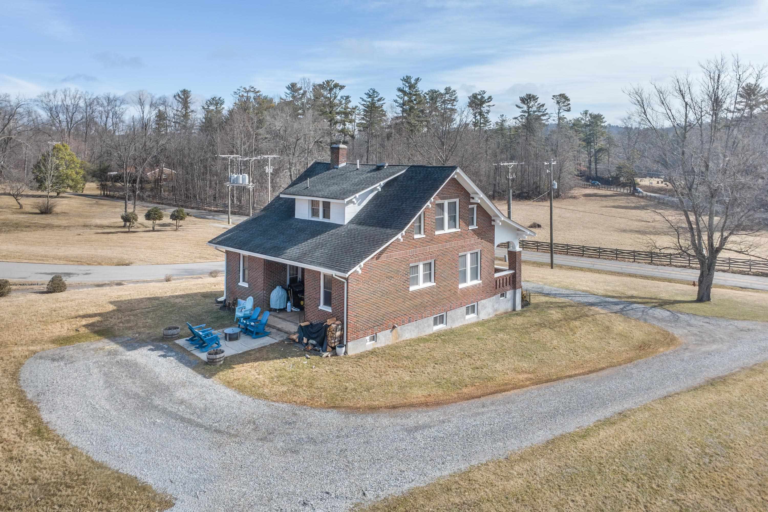 132 Christiansburg Pike NE Floyd VA 24091