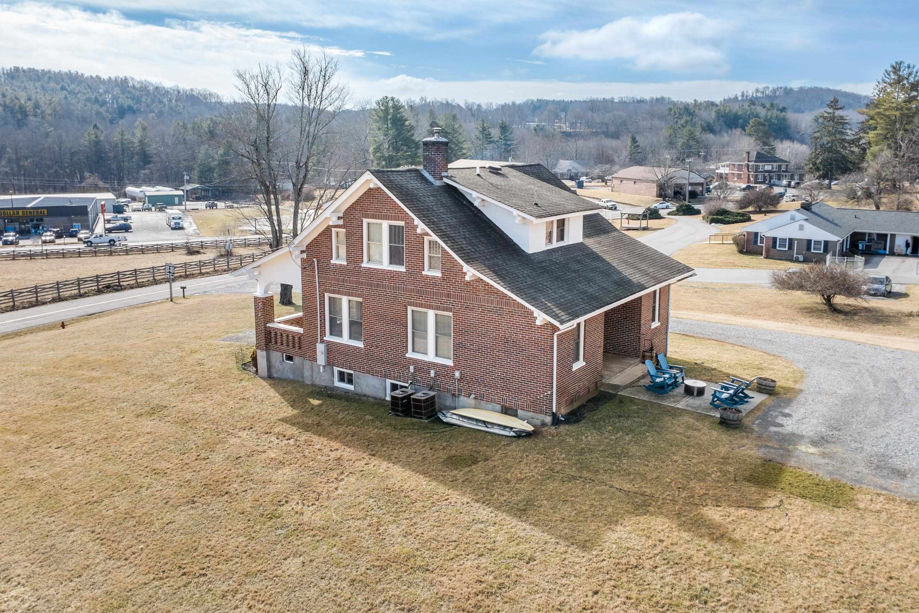 132 Christiansburg Pike NE Floyd VA 24091