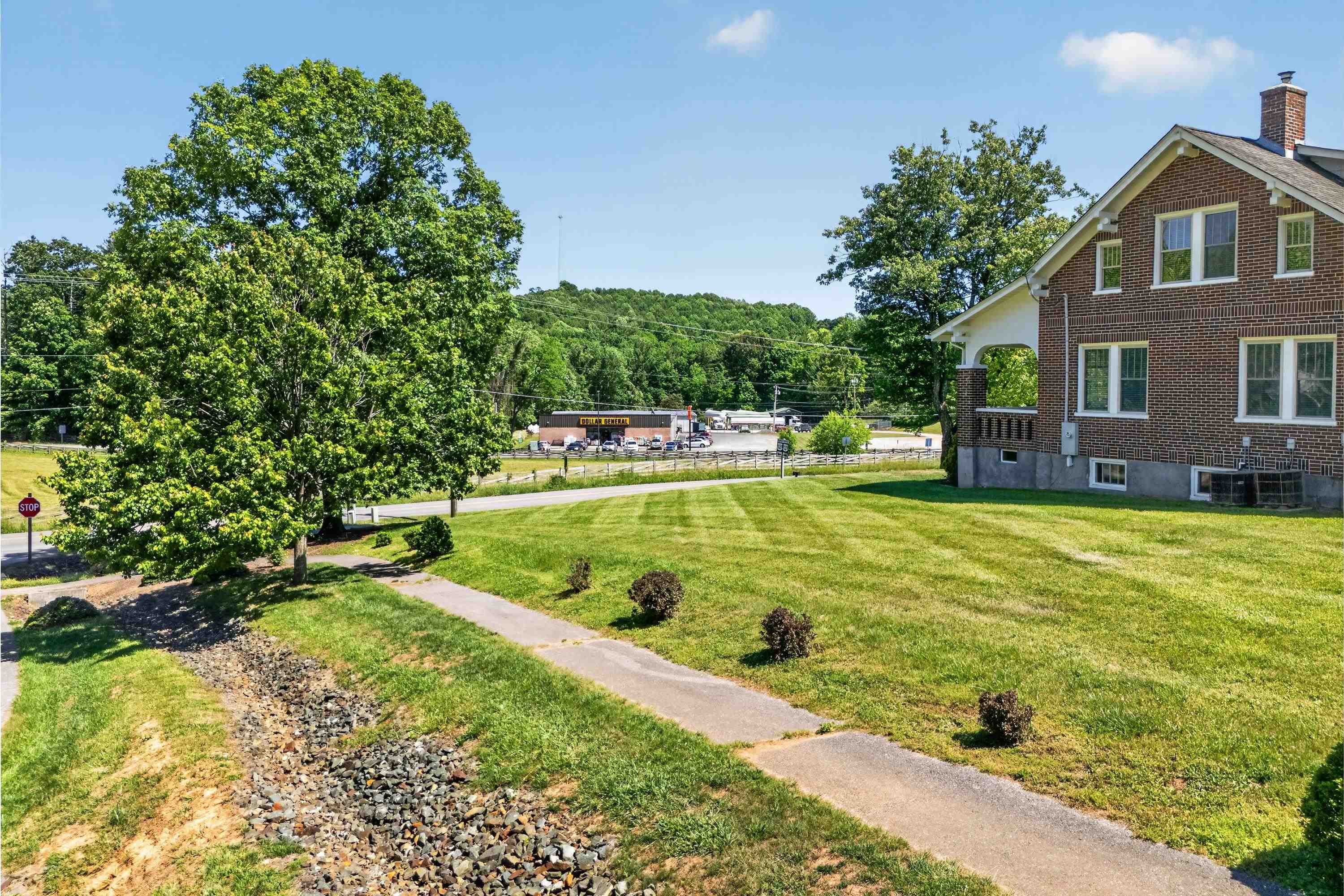 132 Christiansburg Pike NE Floyd VA 24091
