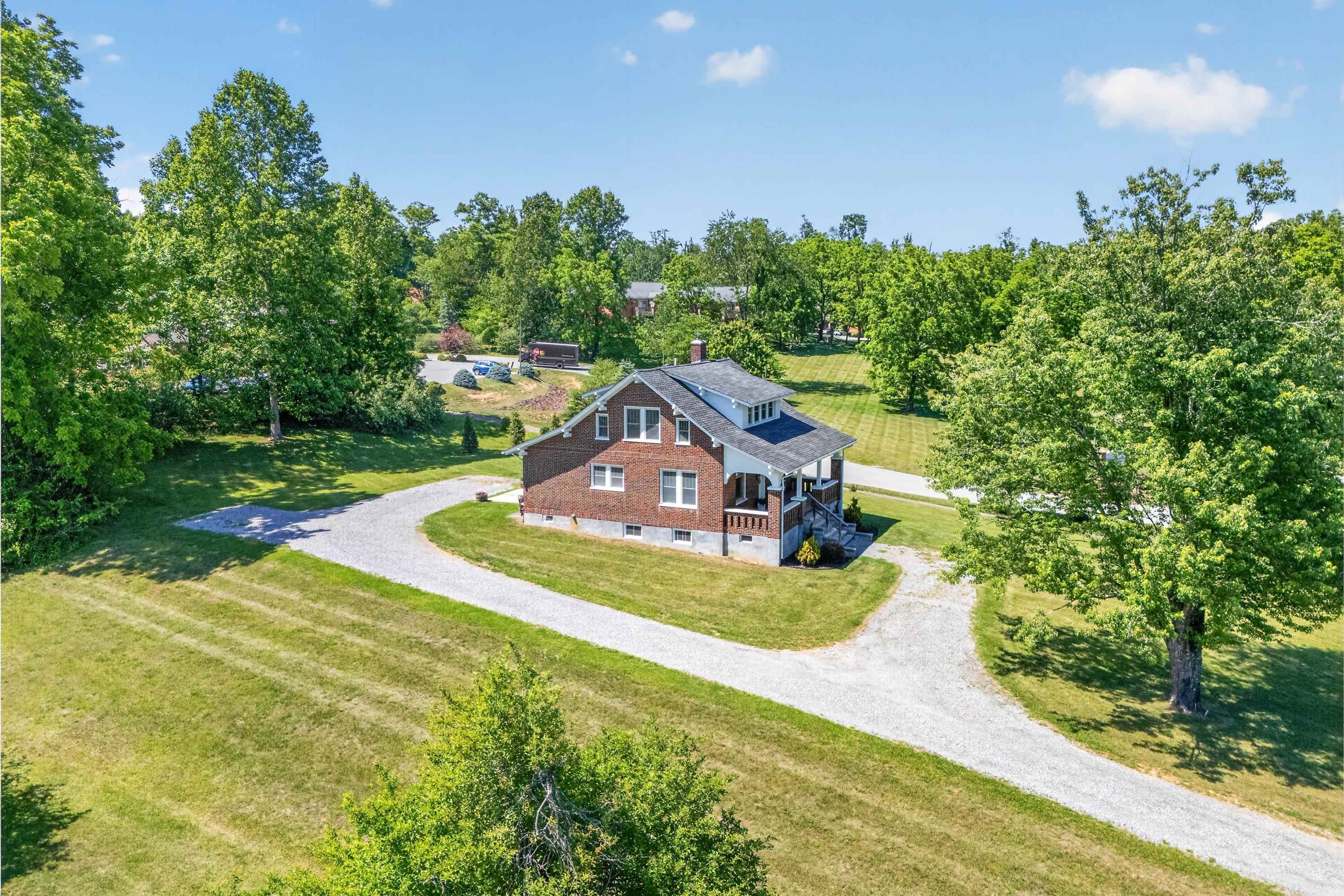 132 Christiansburg Pike NE Floyd VA 24091