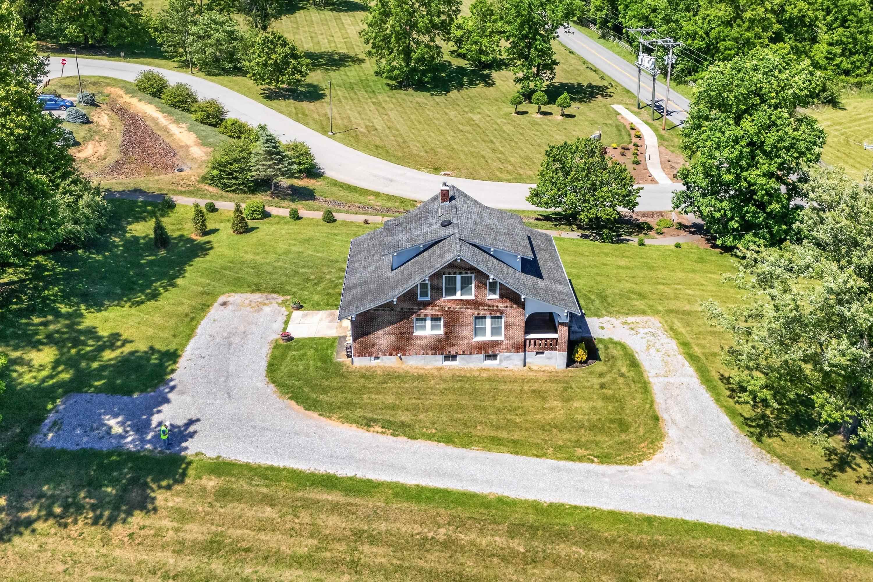 132 Christiansburg Pike NE Floyd VA 24091
