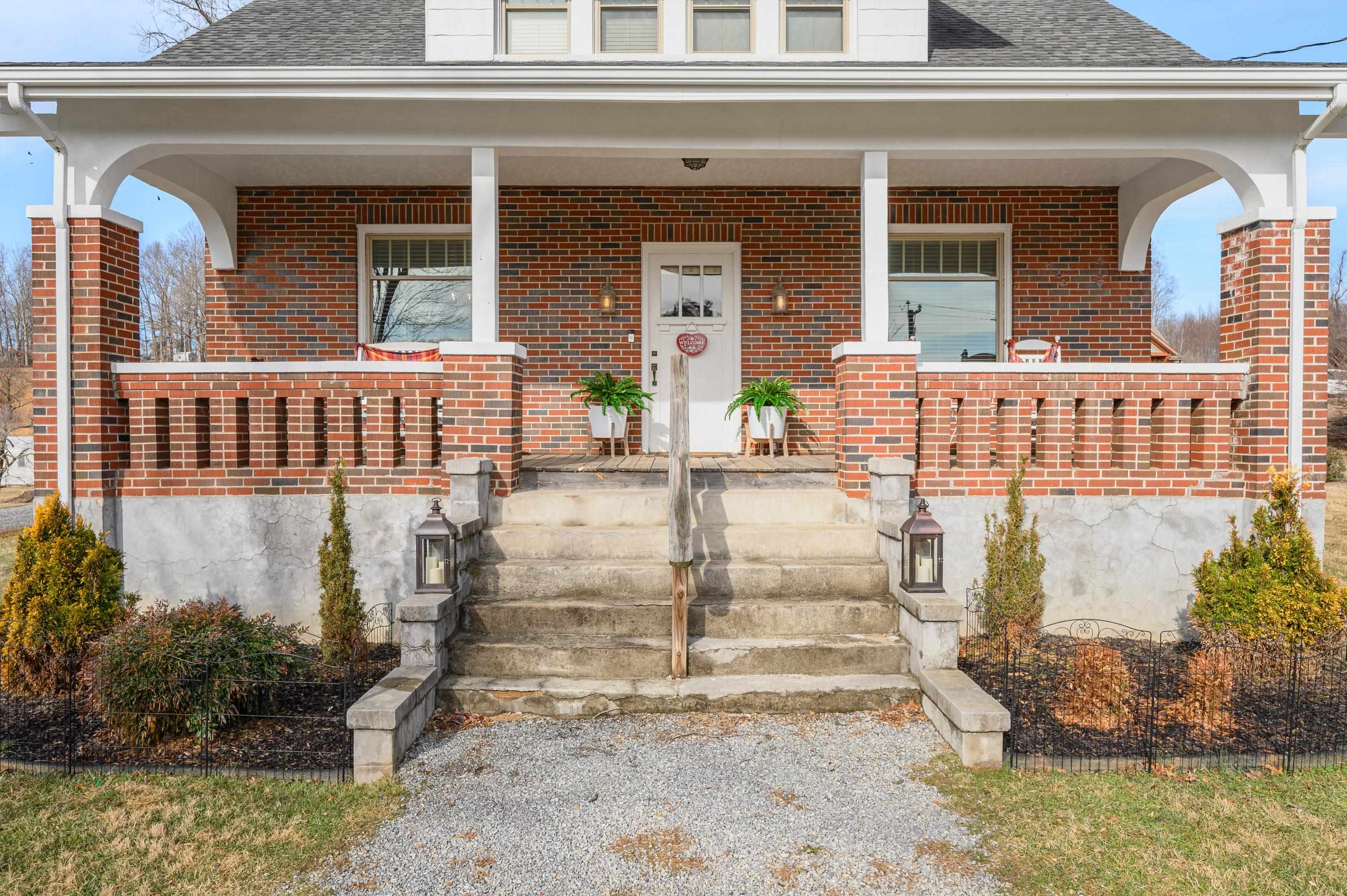 132 Christiansburg Pike NE Floyd VA 24091