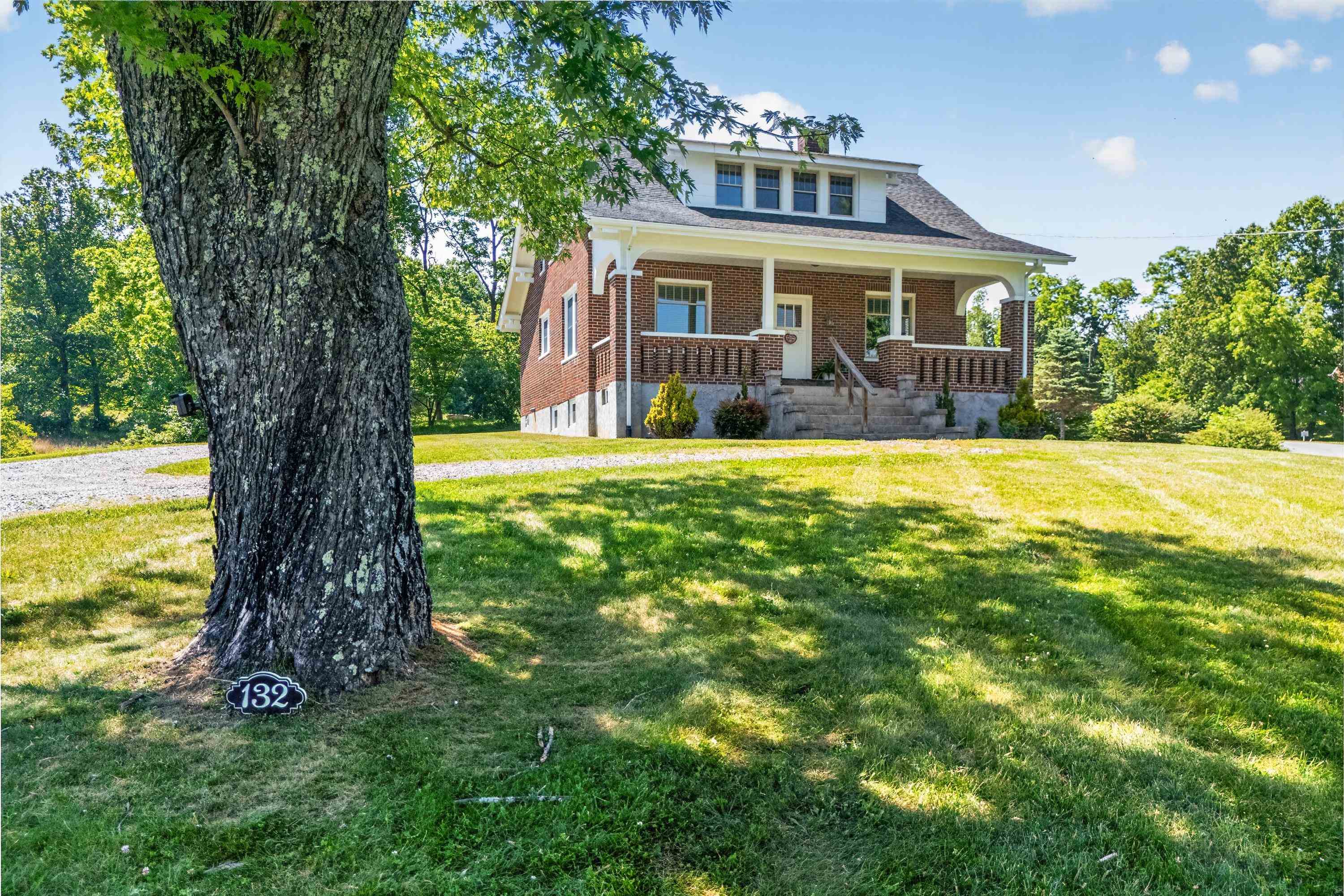 132 Christiansburg Pike NE Floyd VA 24091