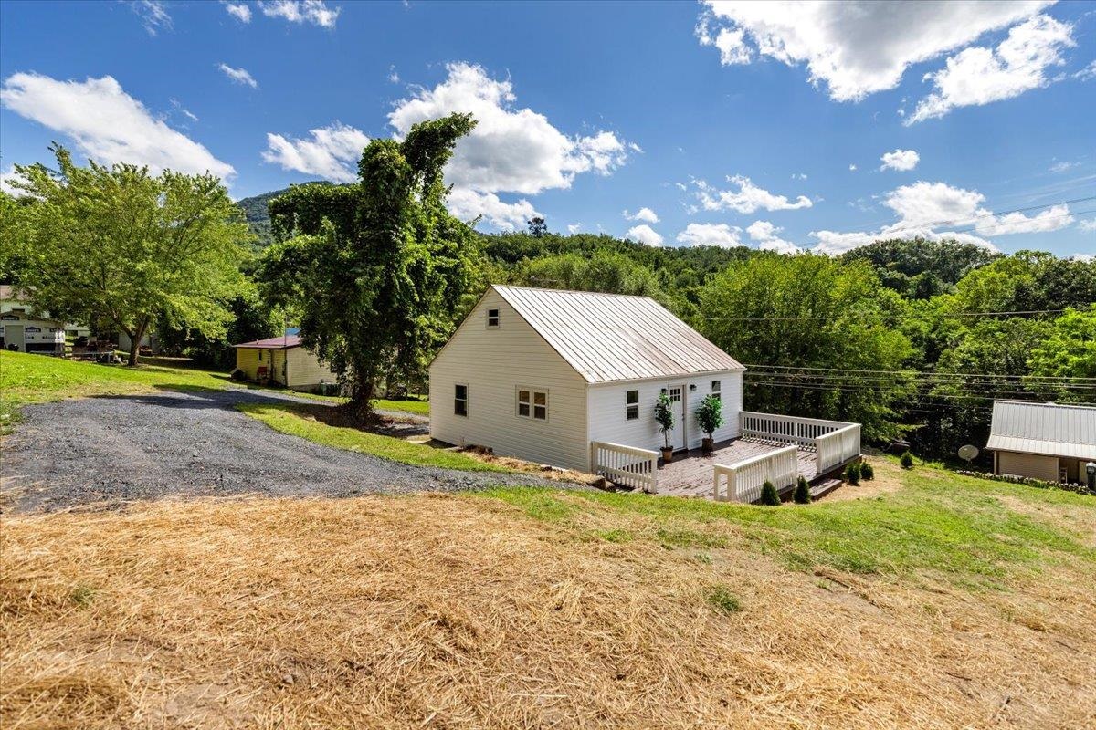 505 Northview Street Narrows VA 24124