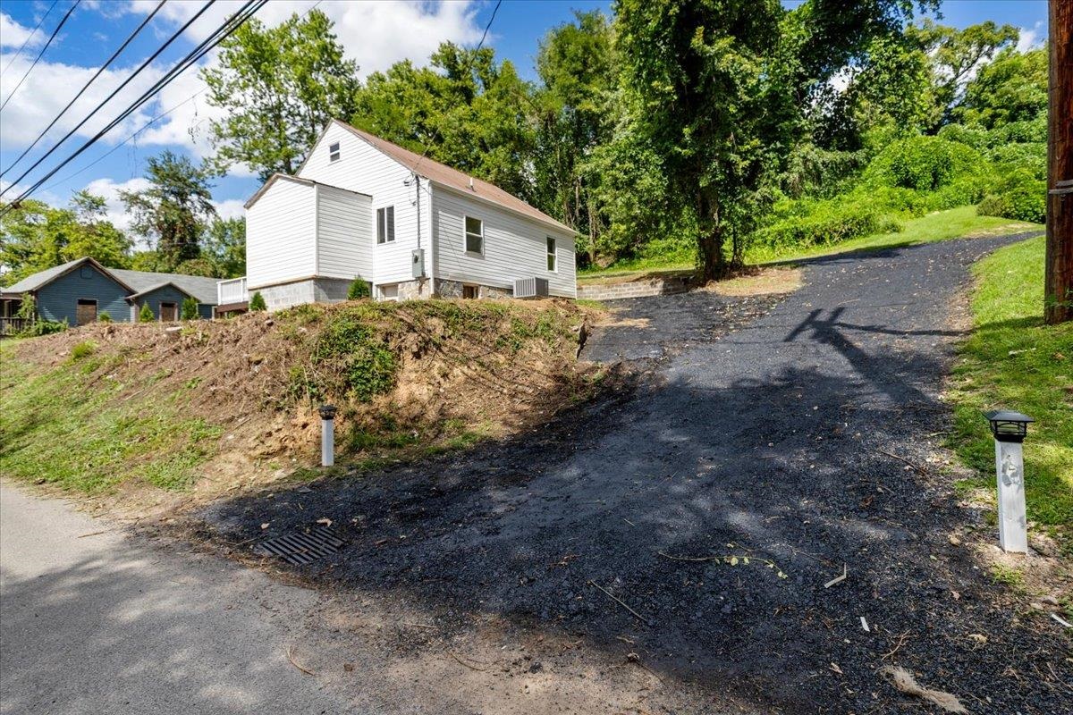 505 Northview Street Narrows VA 24124