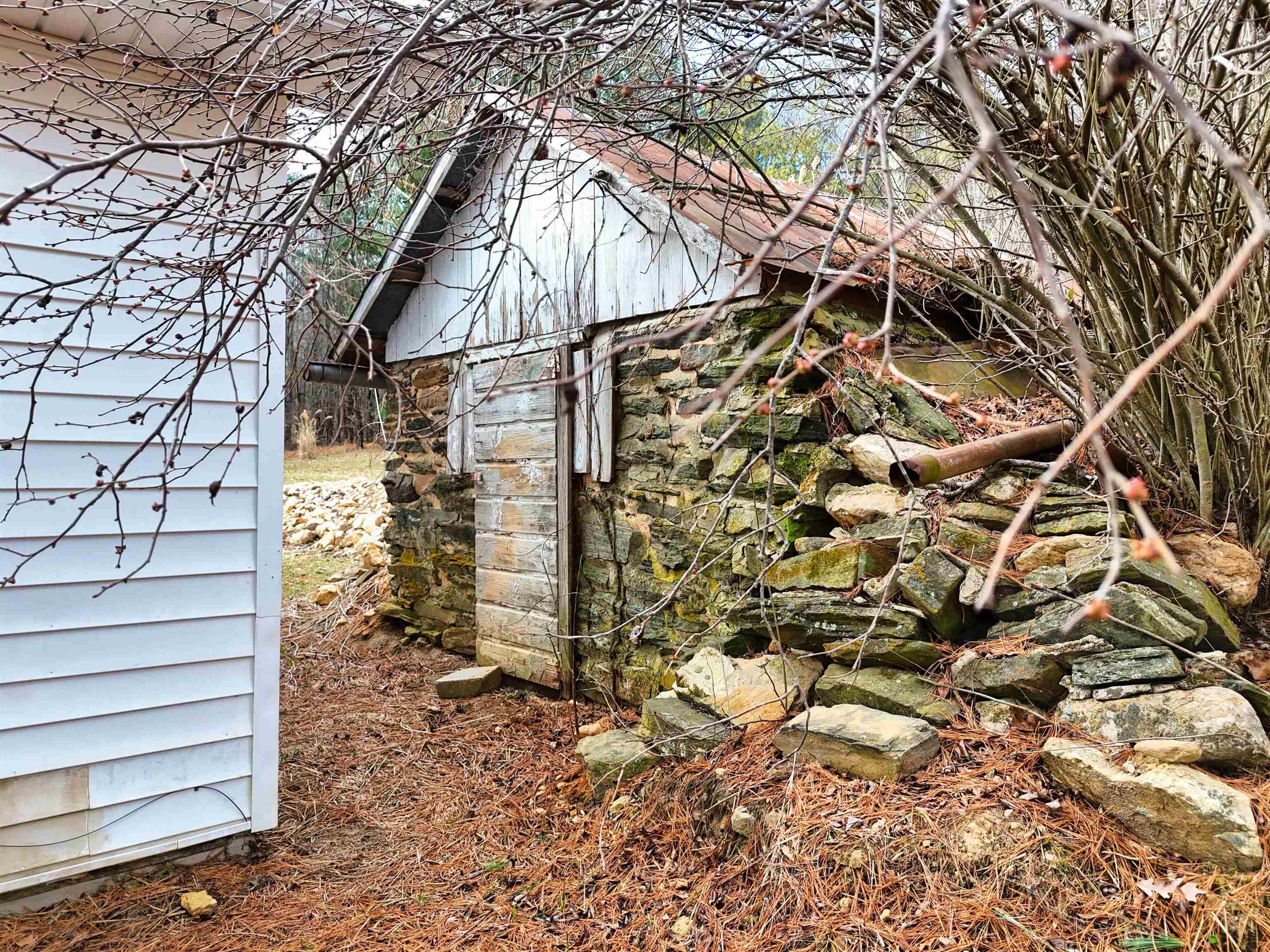 466 Dogwood Lane SW Willis VA 24380