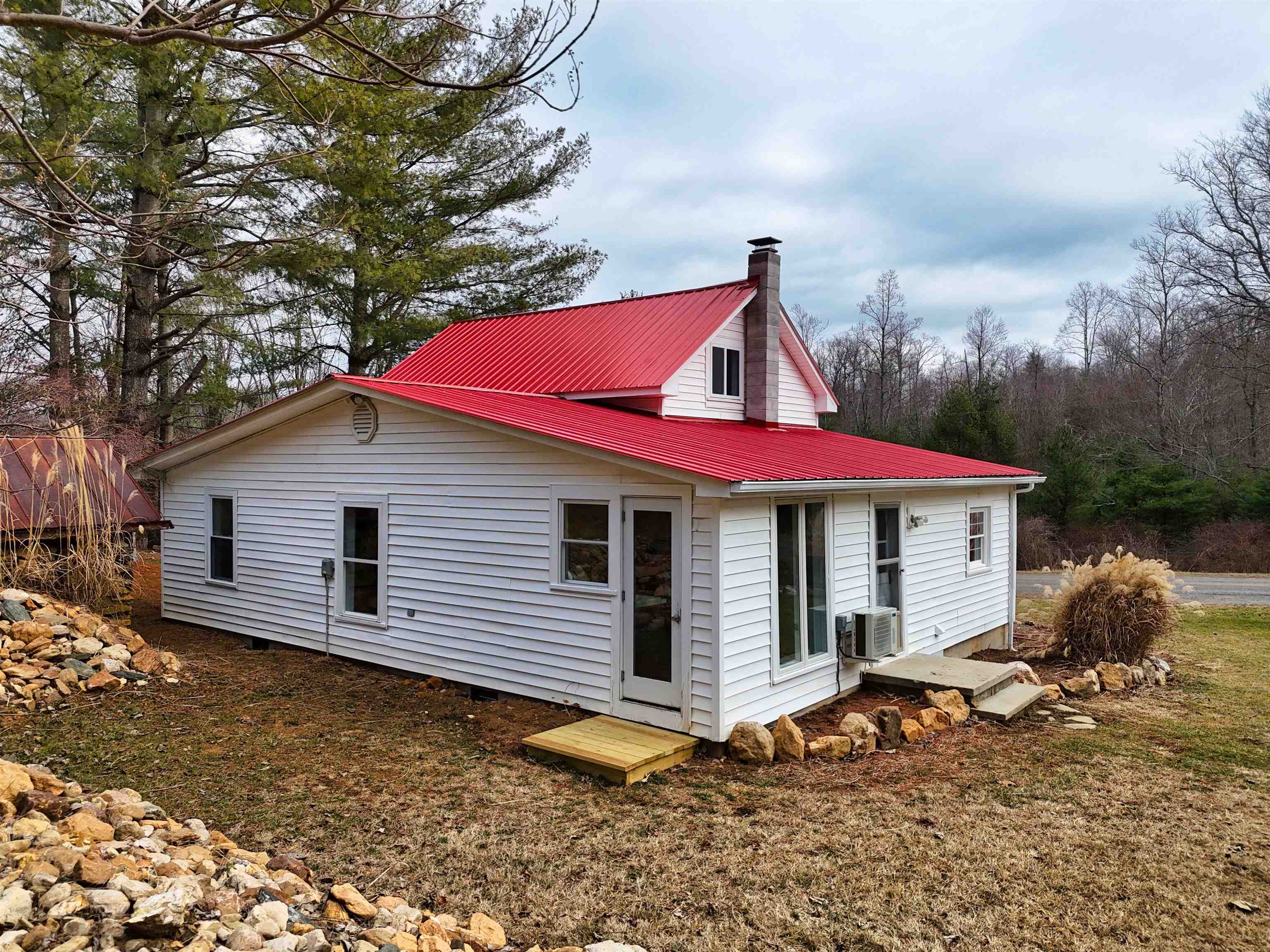 466 Dogwood Lane SW Willis VA 24380