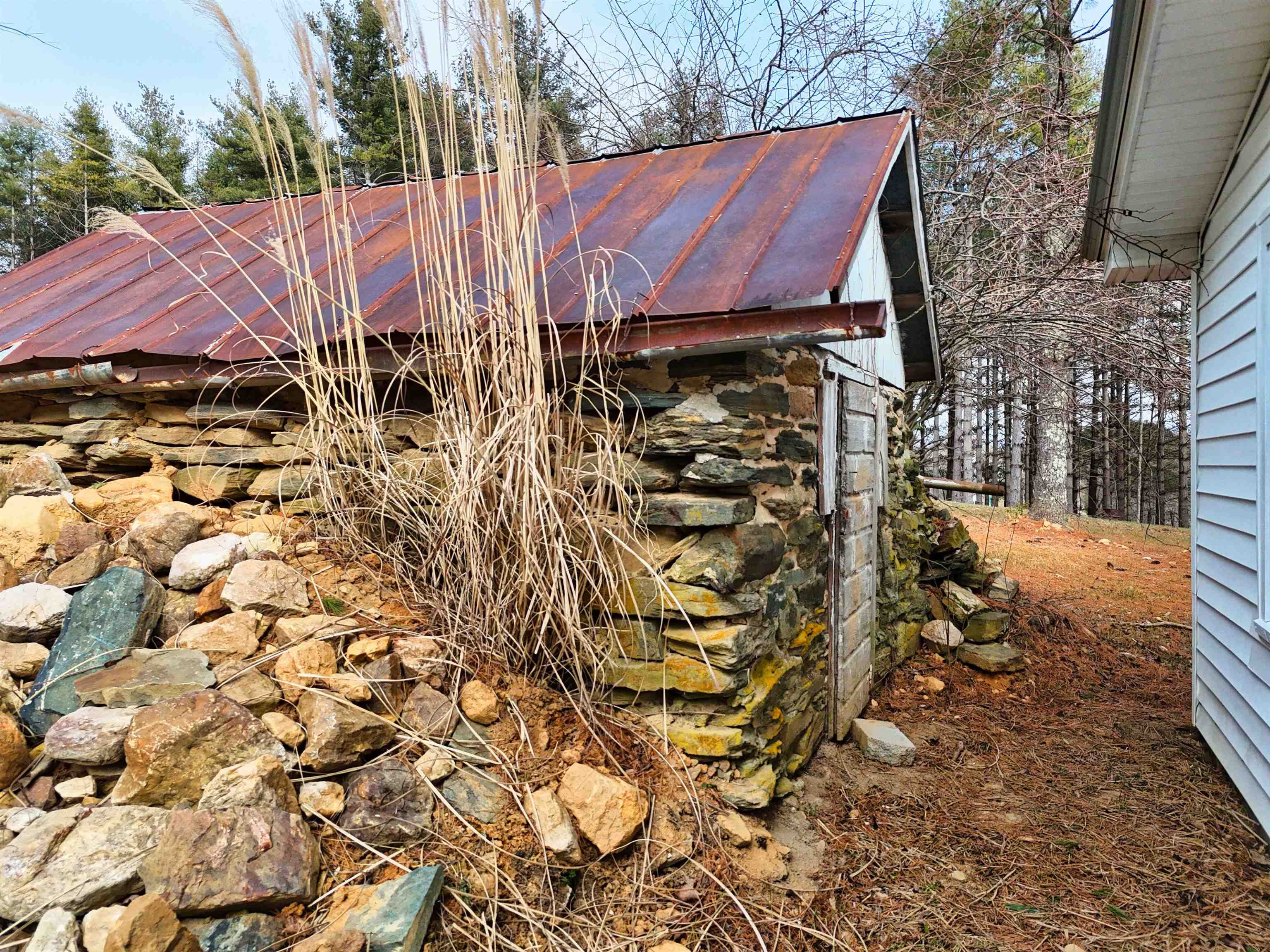 466 Dogwood Lane SW Willis VA 24380