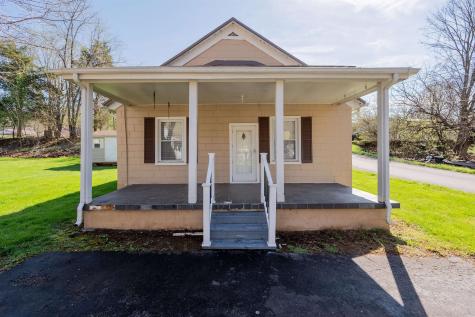 102 Peck Street Pembroke VA 24136