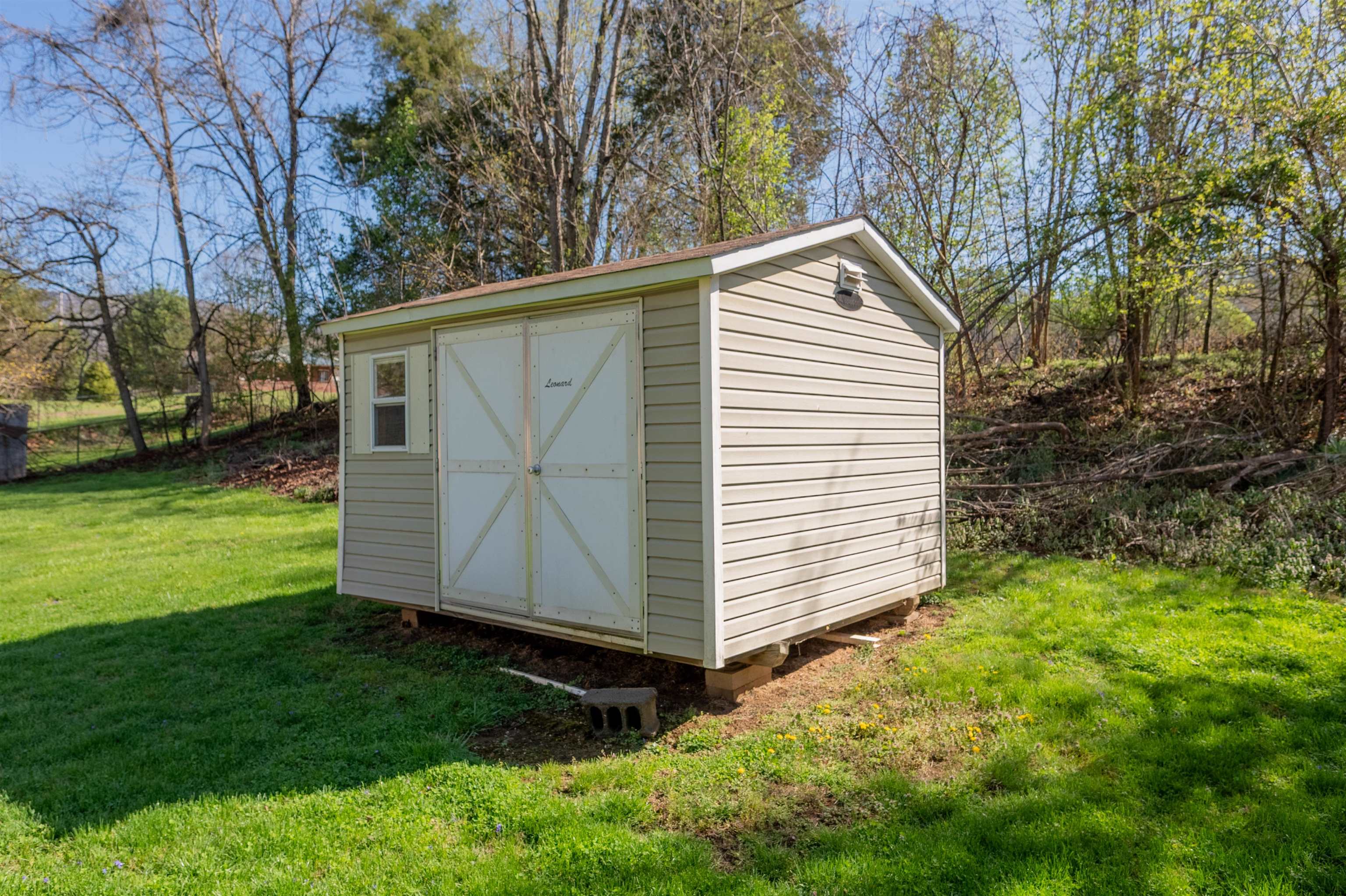 102 Peck Street Pembroke VA 24136