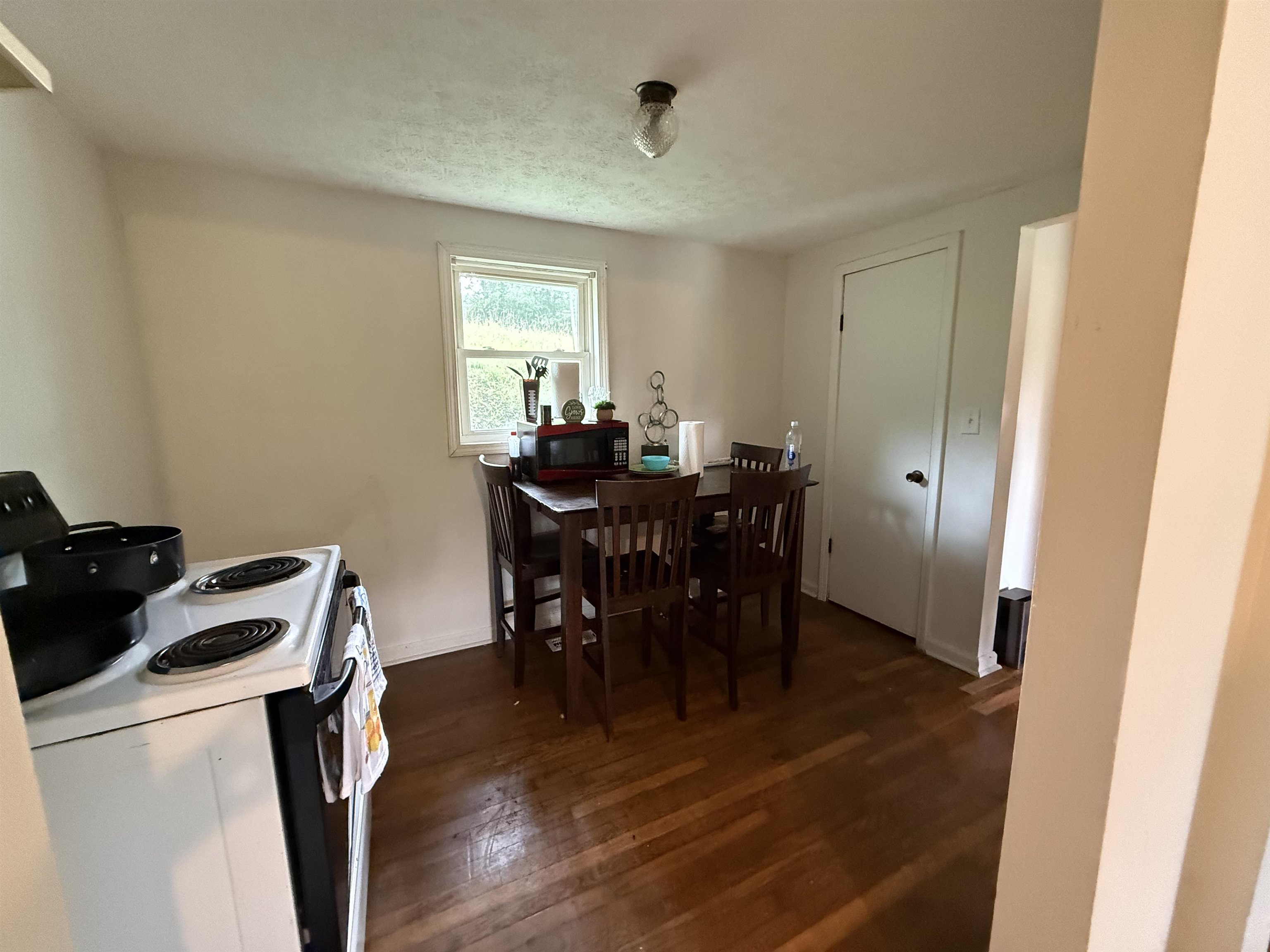1112 Mcmillian Lane Pulaski VA 24301