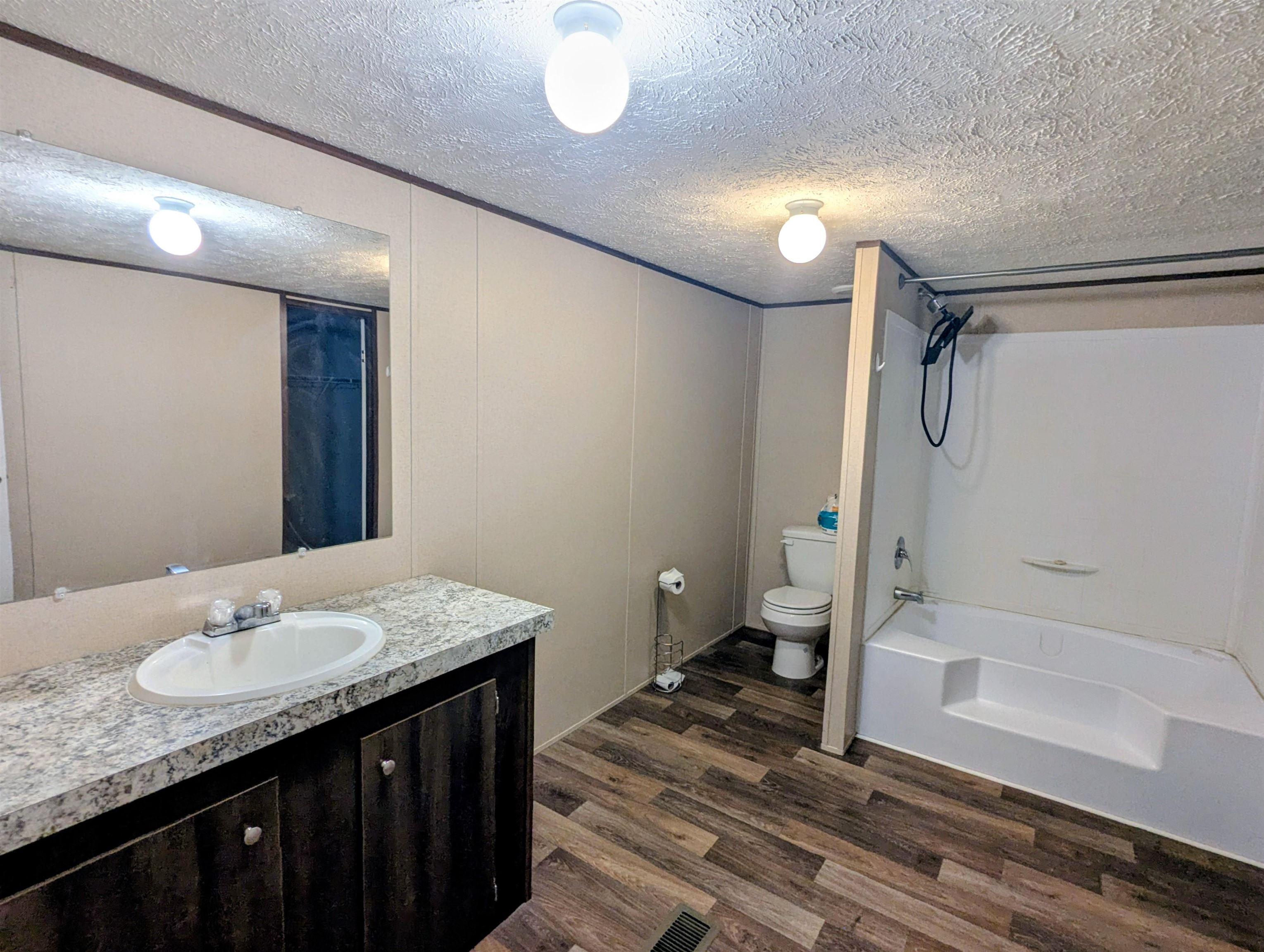 5404 Coles Road Elliston VA 24087