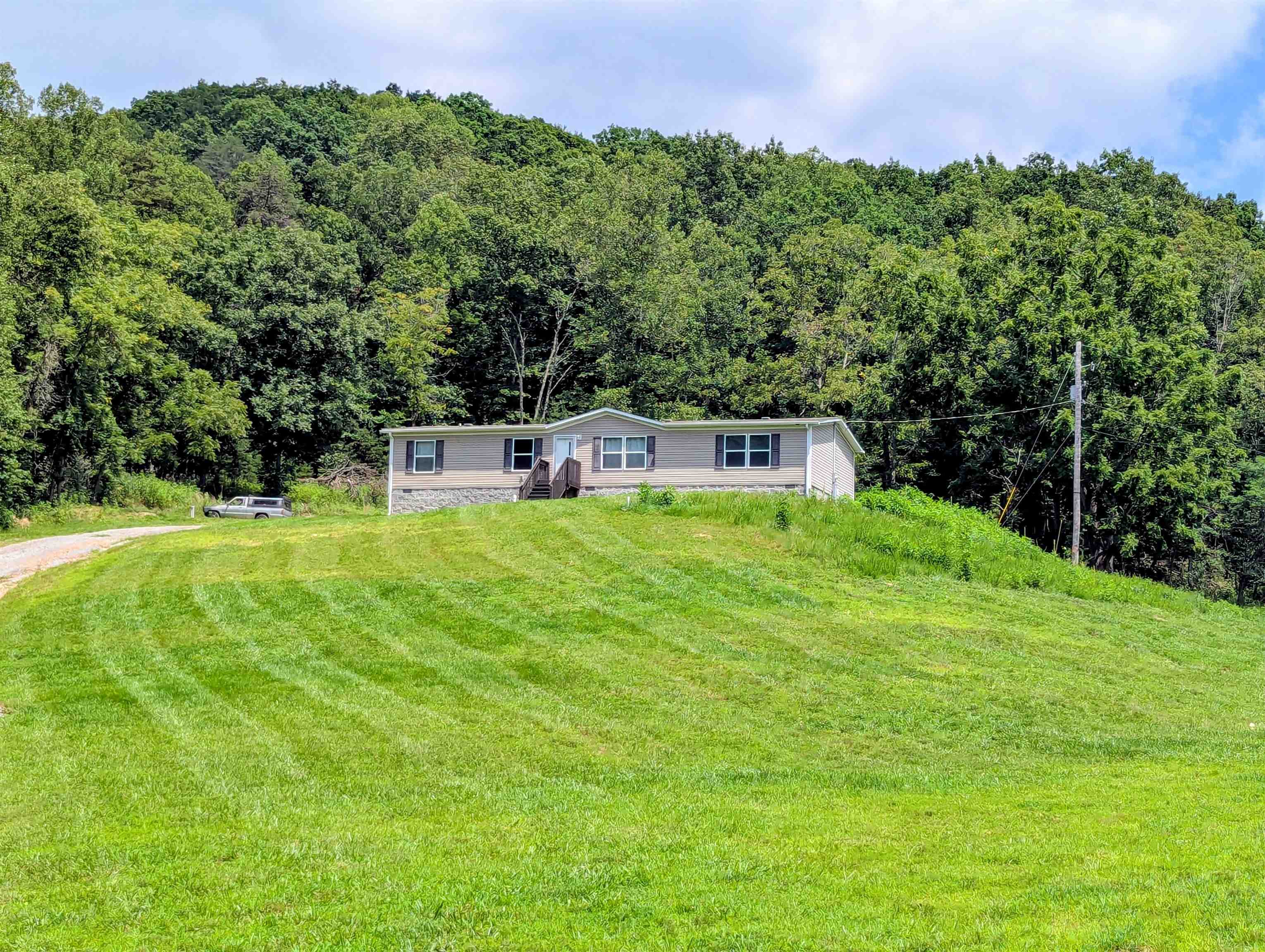 5404 Coles Road Elliston VA 24087