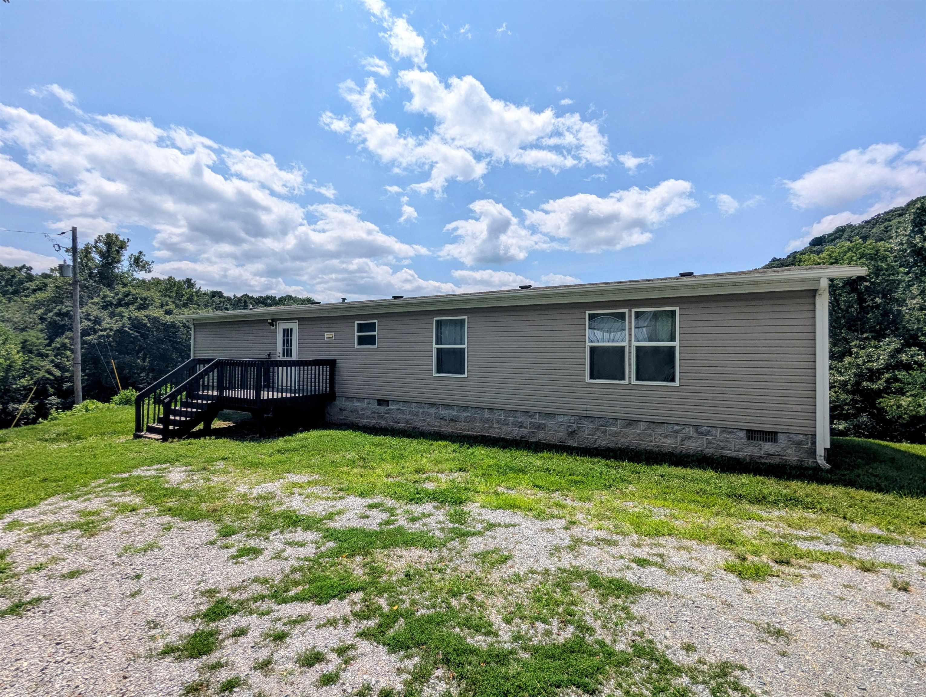 5404 Coles Road Elliston VA 24087