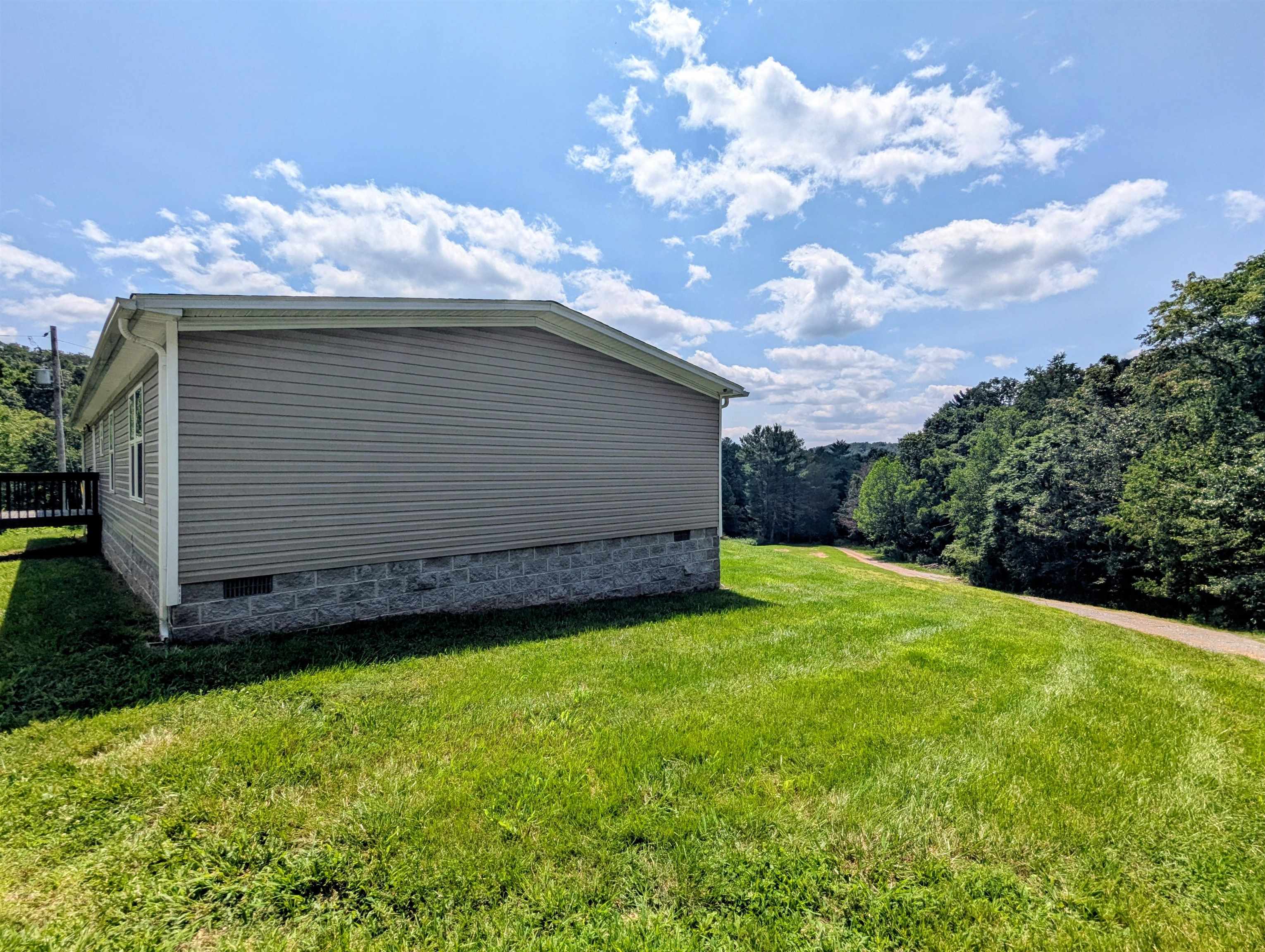 5404 Coles Road Elliston VA 24087