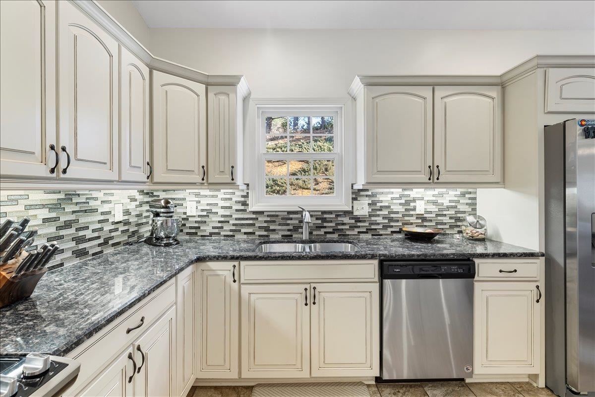 325 Colin Reid Pass NW Christiansburg VA 24073