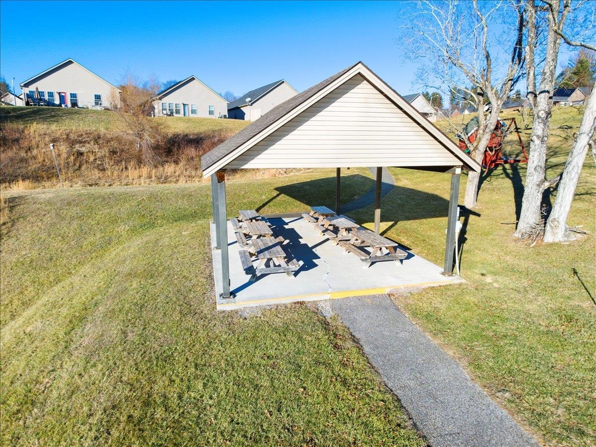 325 Colin Reid Pass NW Christiansburg VA 24073